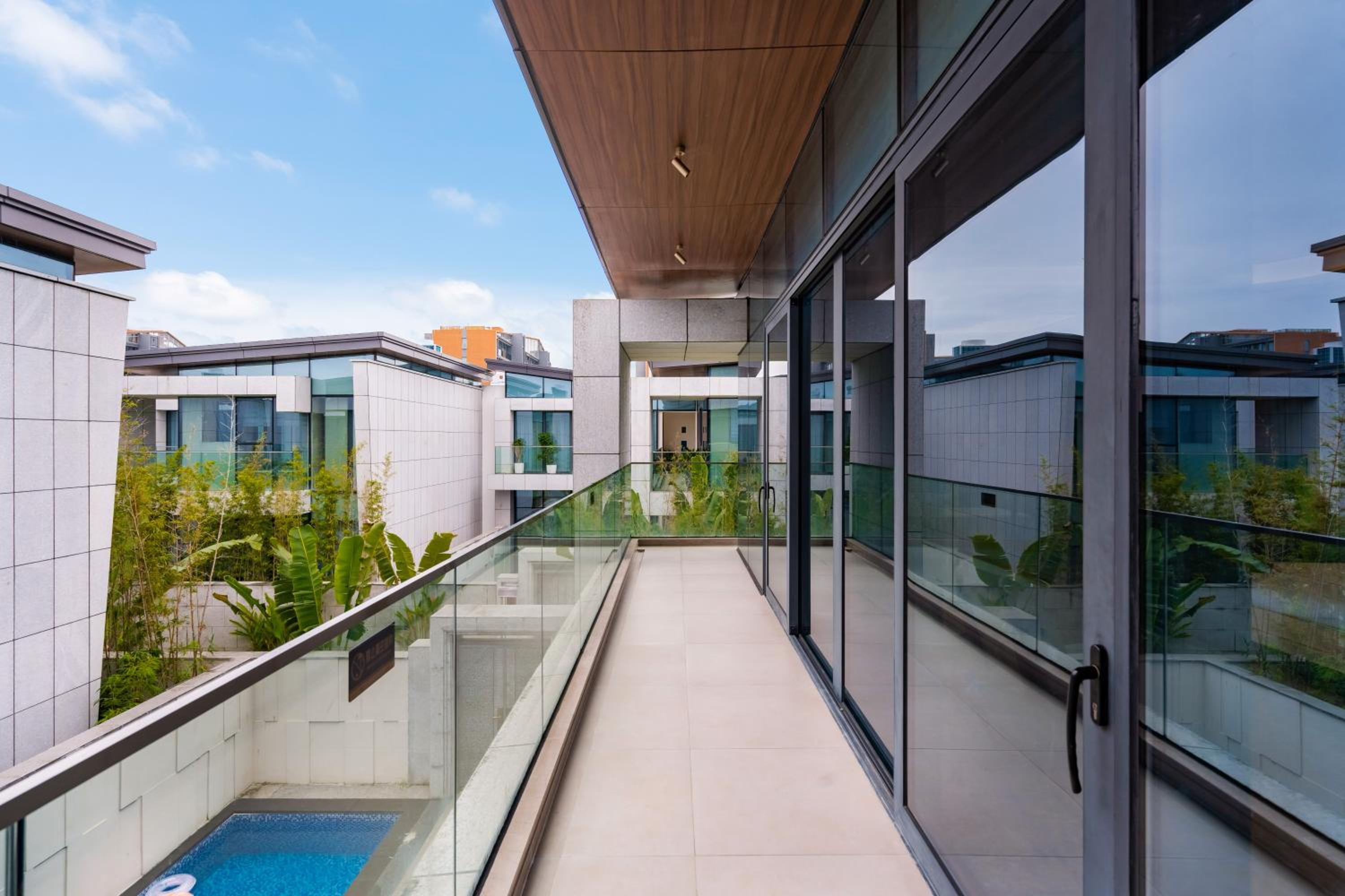 Four-Bedroom Villa with Private Pool - Photo 25