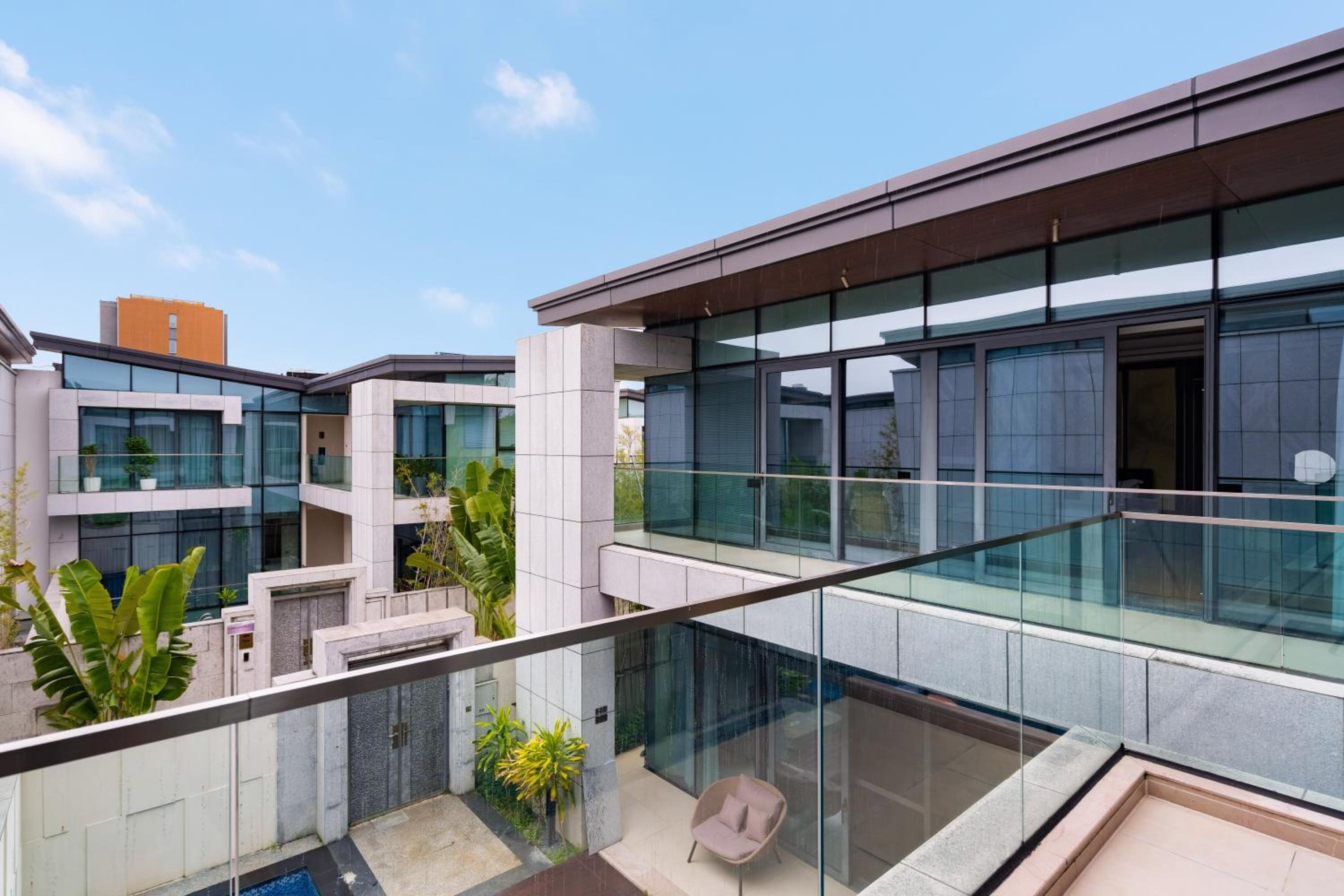 Four-Bedroom Villa with Private Pool - Photo 7