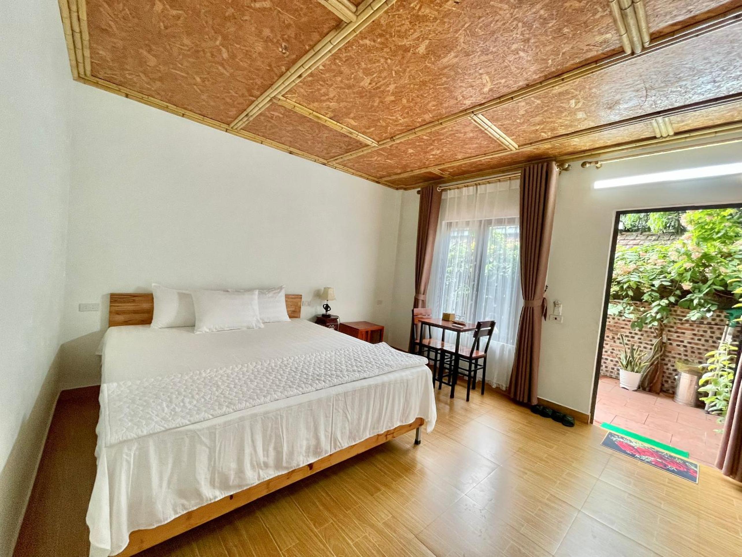 Standard King Room - Photo 5