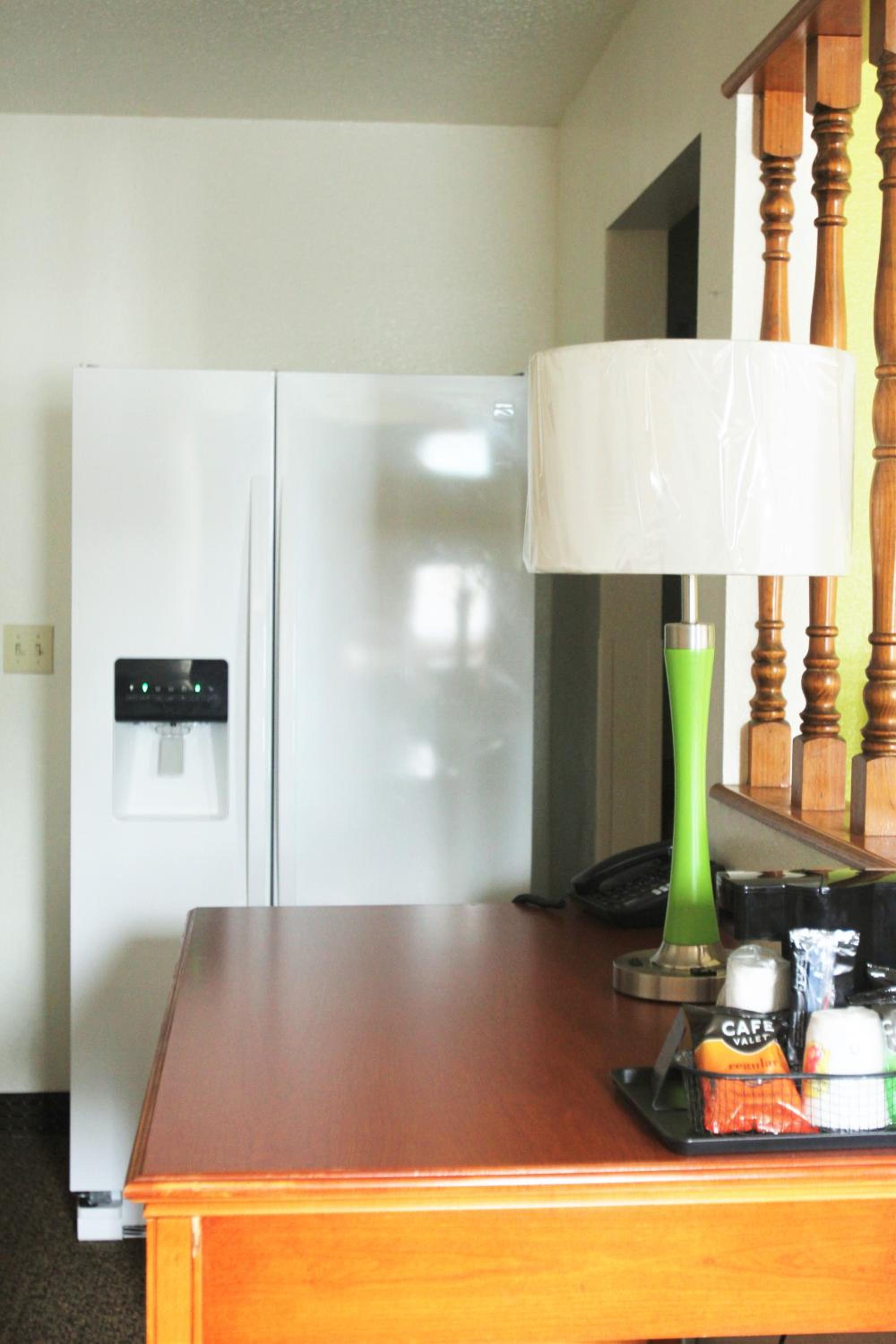 King Suite- Non-Smoking - Photo 6