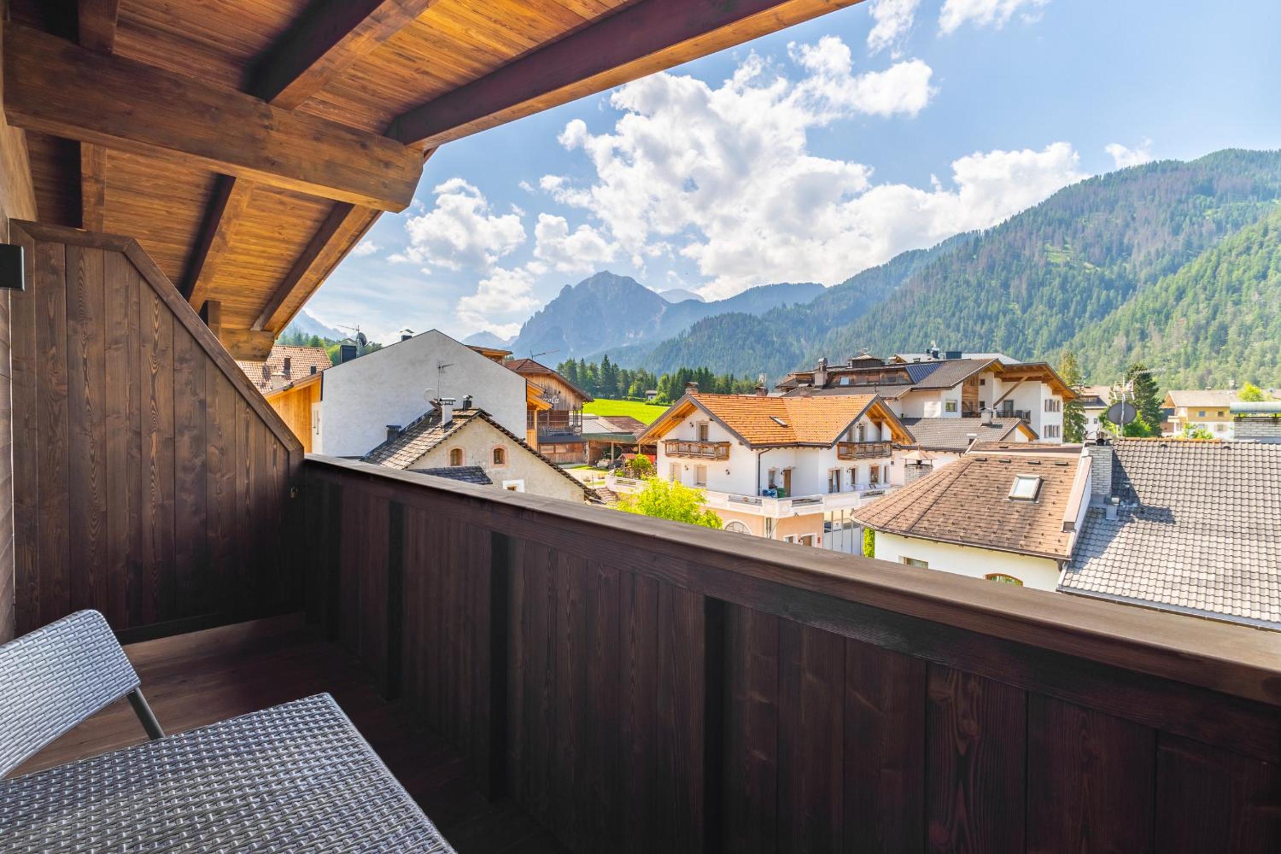 Apartment with Mountain View - Photo 15