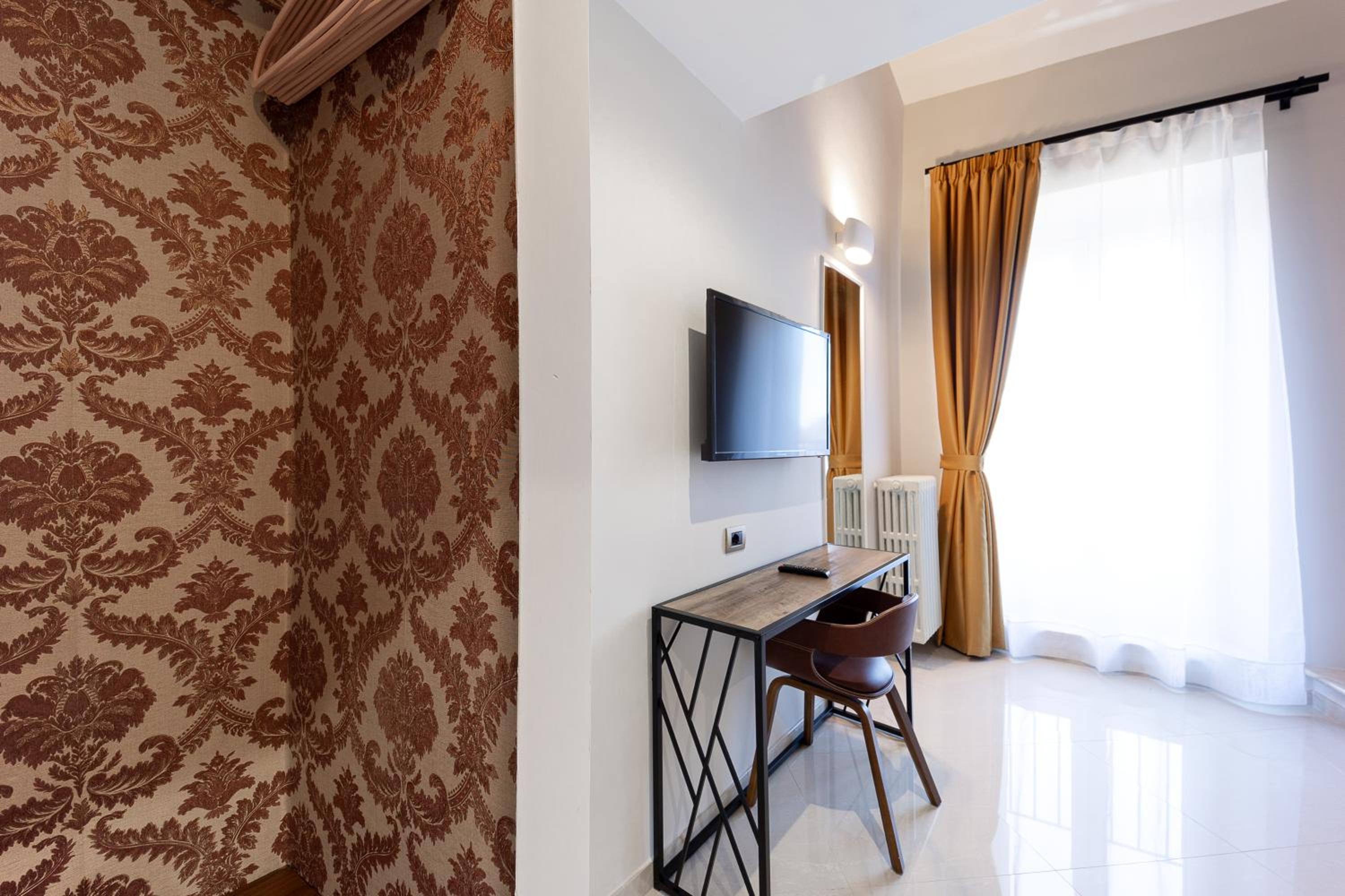 Large Double Room photo 3