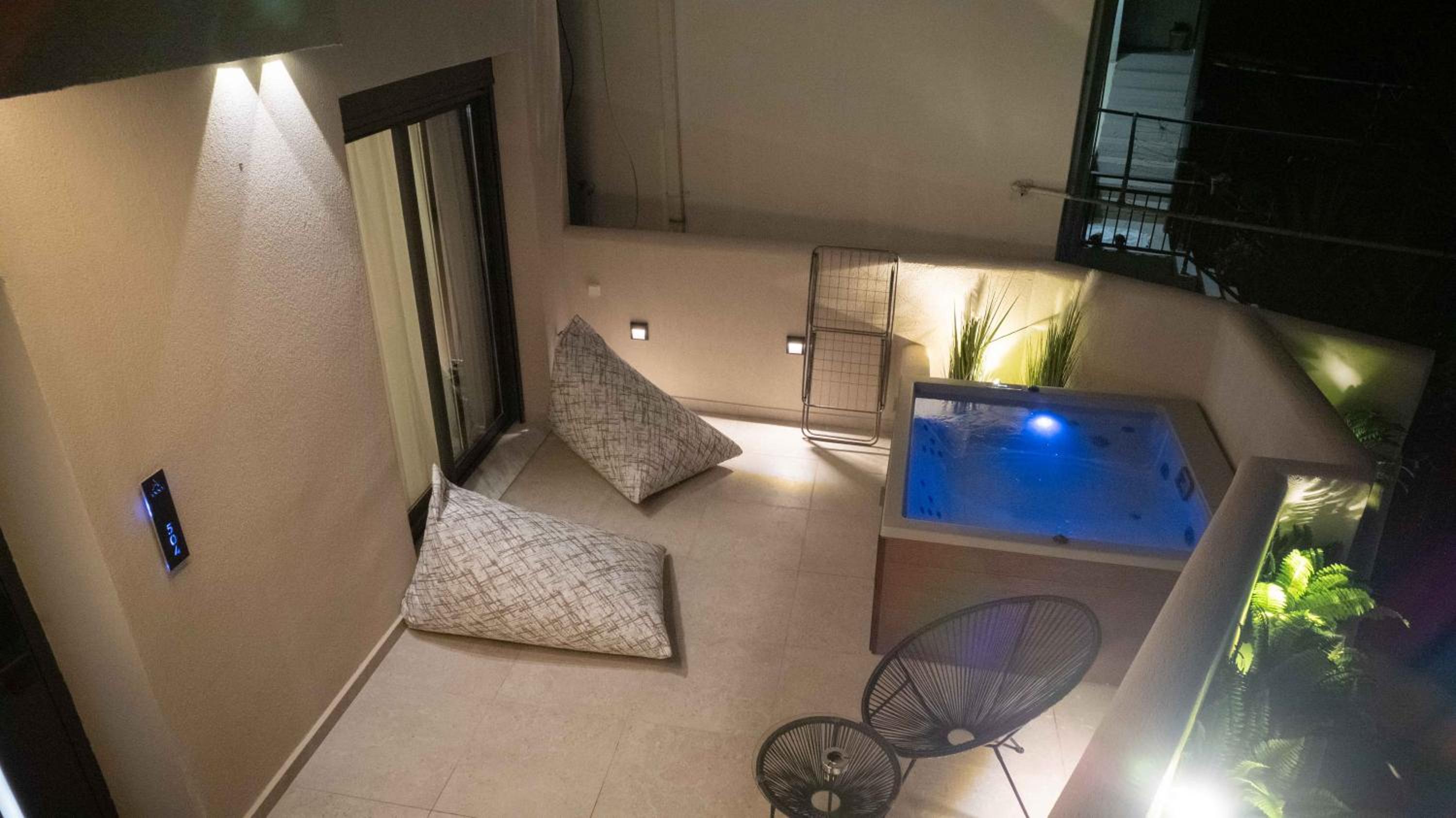 Epitome Suite - Photo 24