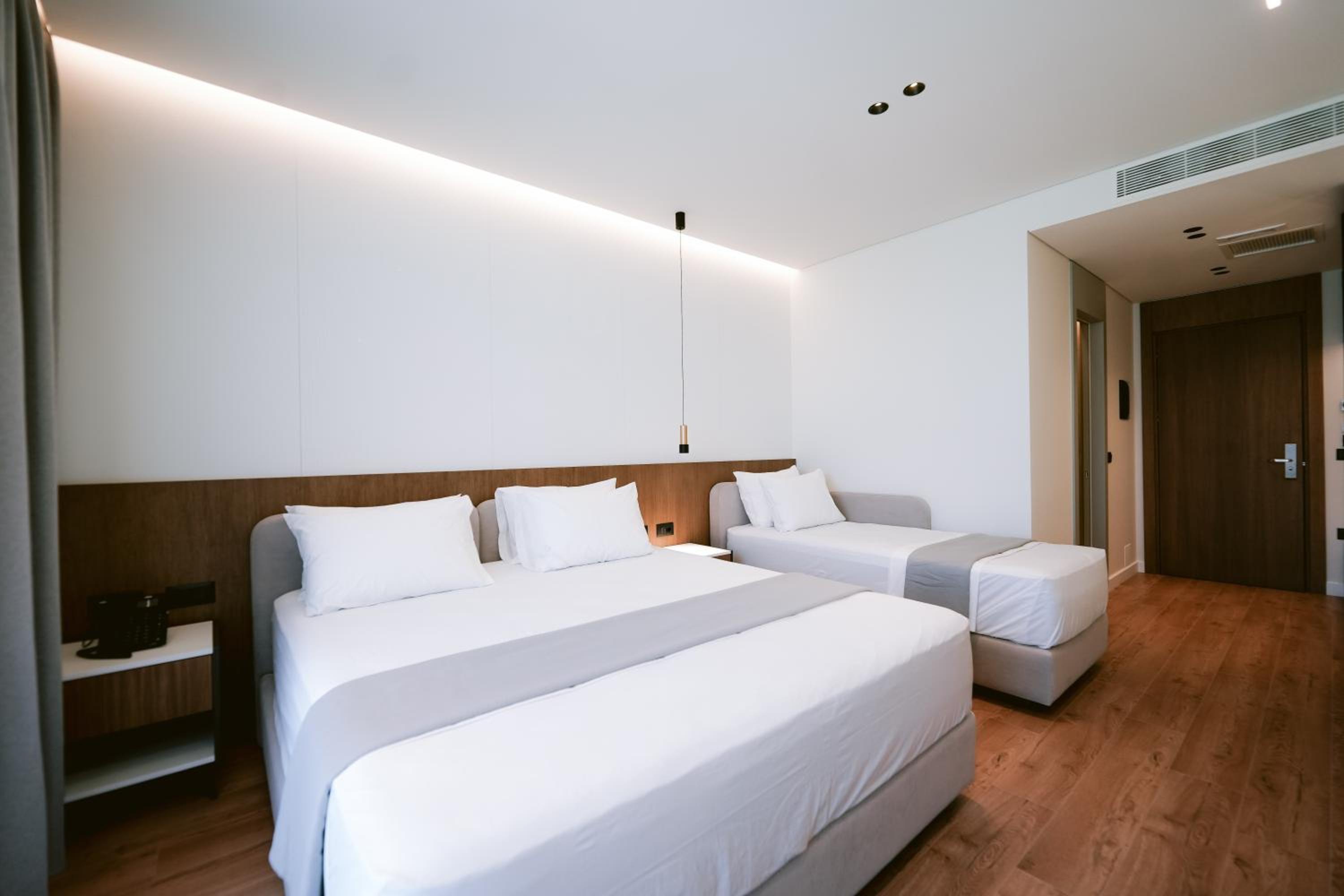 Luxury Triple Room photo 3