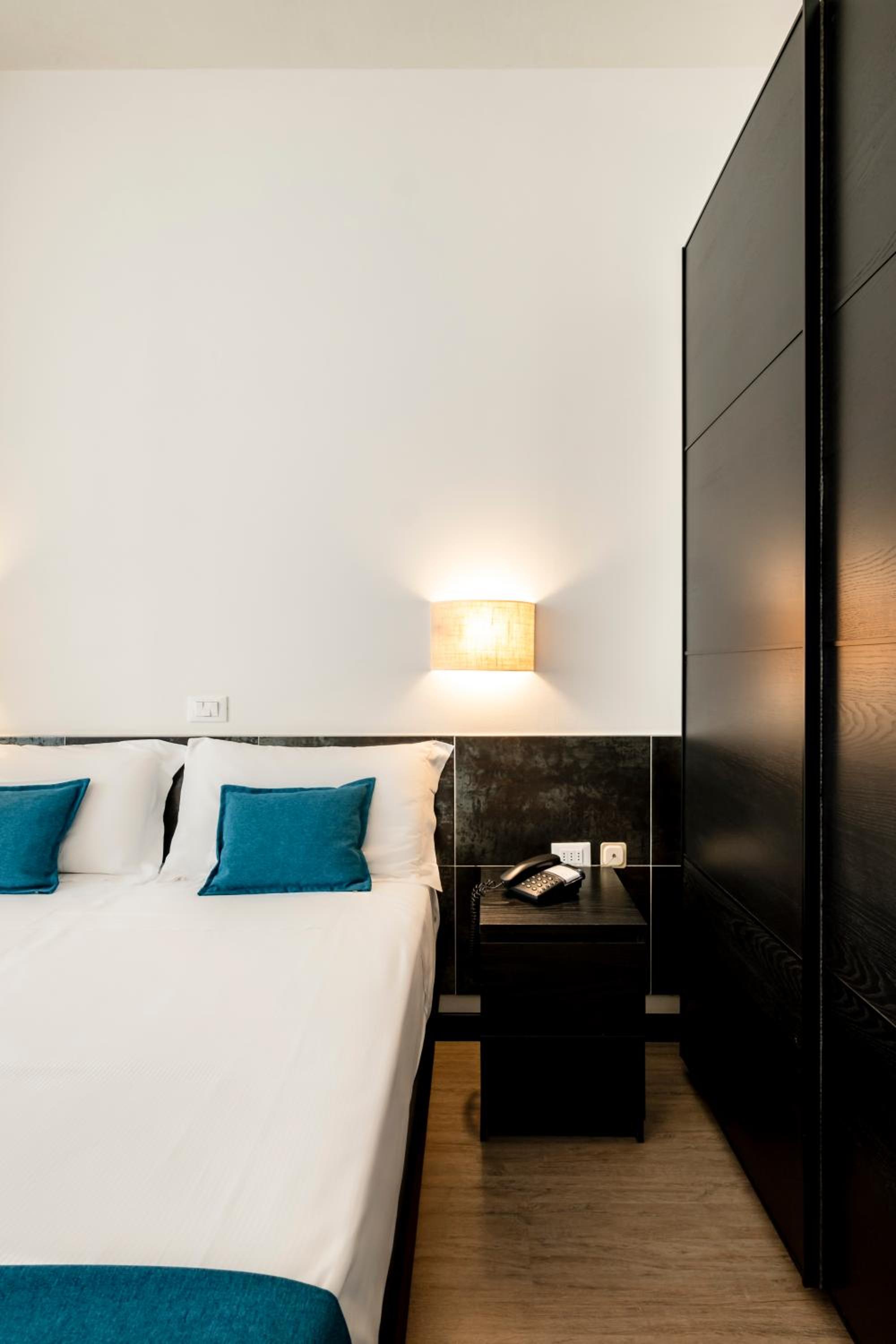 Economy Double Room - Photo 6