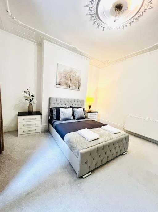 Two-Bedroom House photo 2