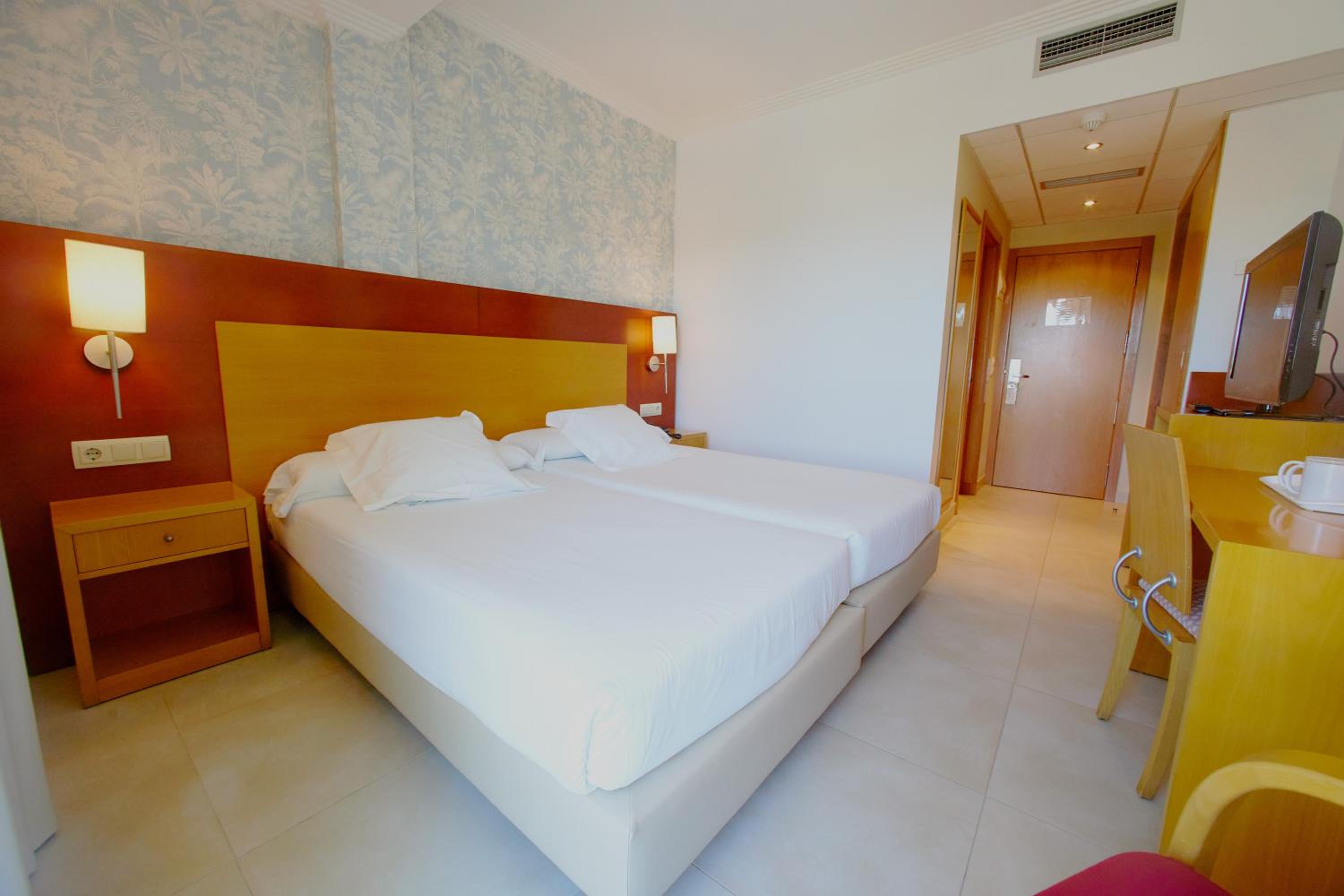 Double Room with Sea View photo 2