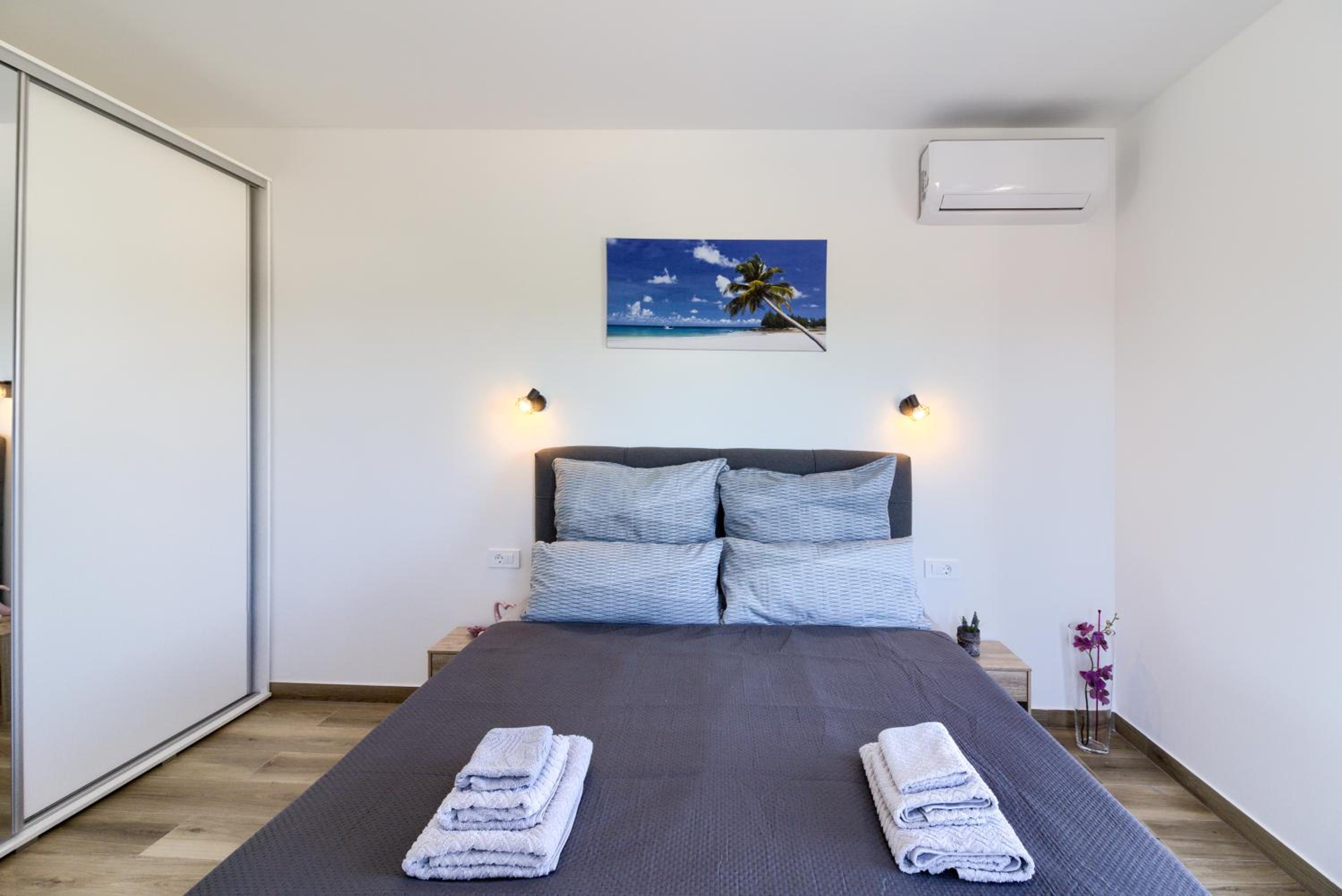 Three-Bedroom Villa photo 1
