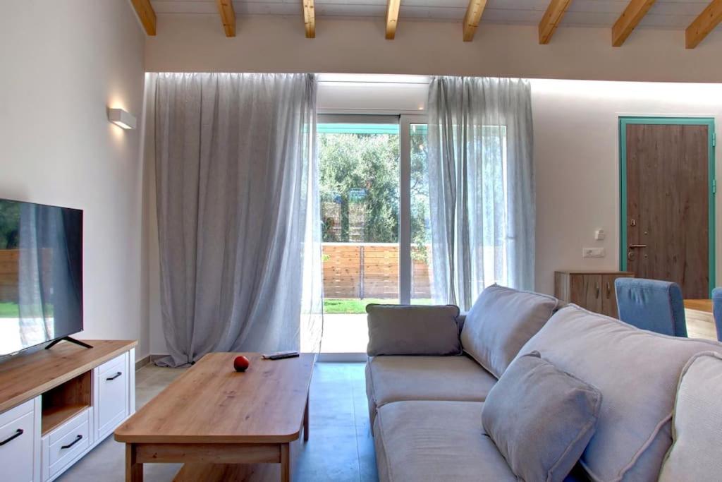 Two-Bedroom Apartment with Private Pool photo 1