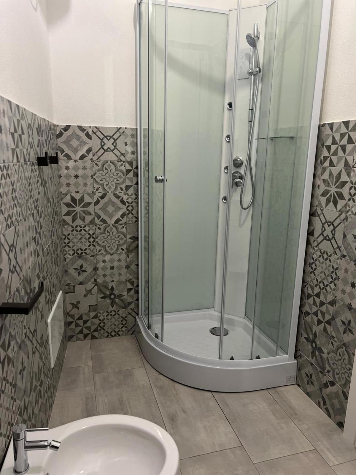 Quadruple Room with Private Bathroom photo 3