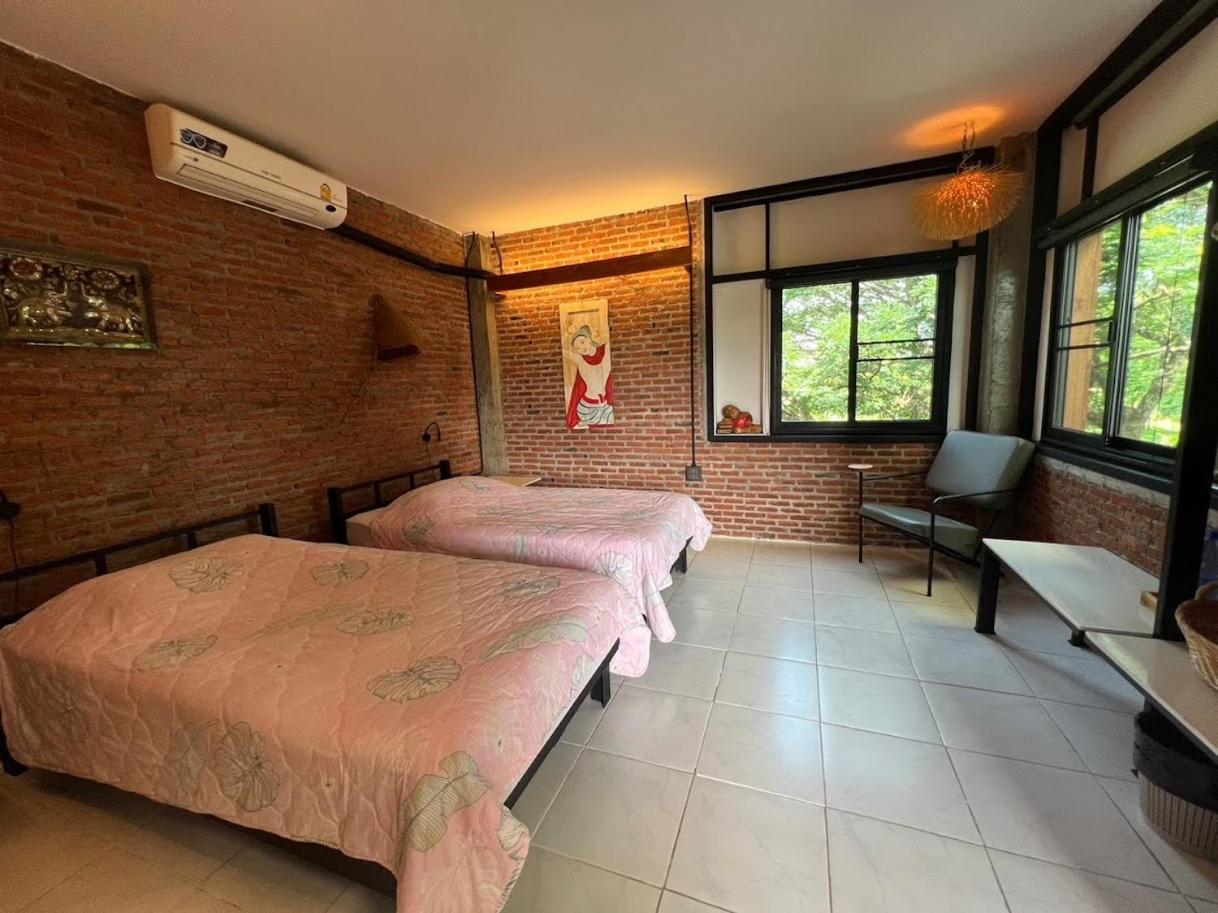 Twin Room with Shared Bathroom