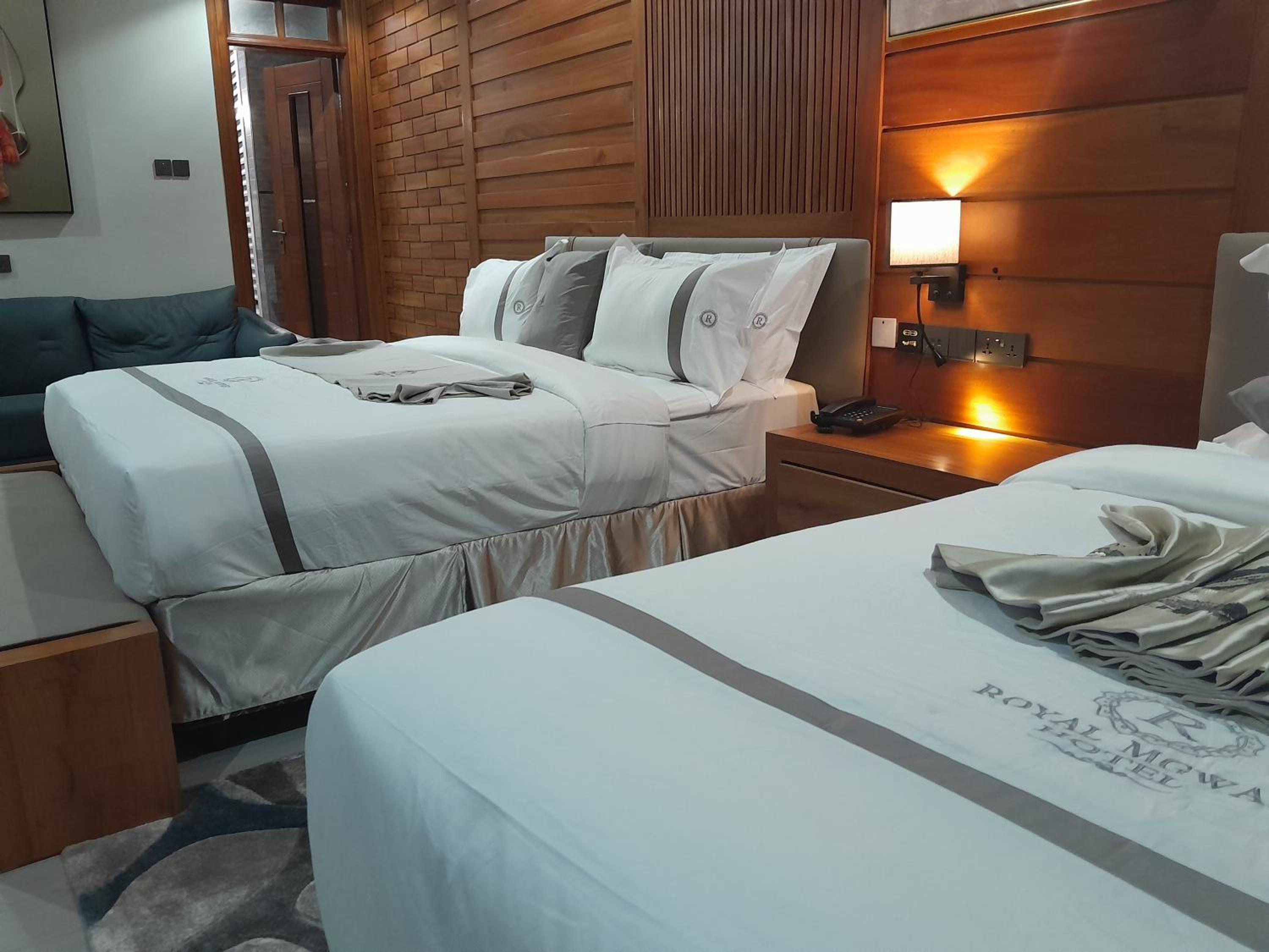Deluxe Twin Room photo 2