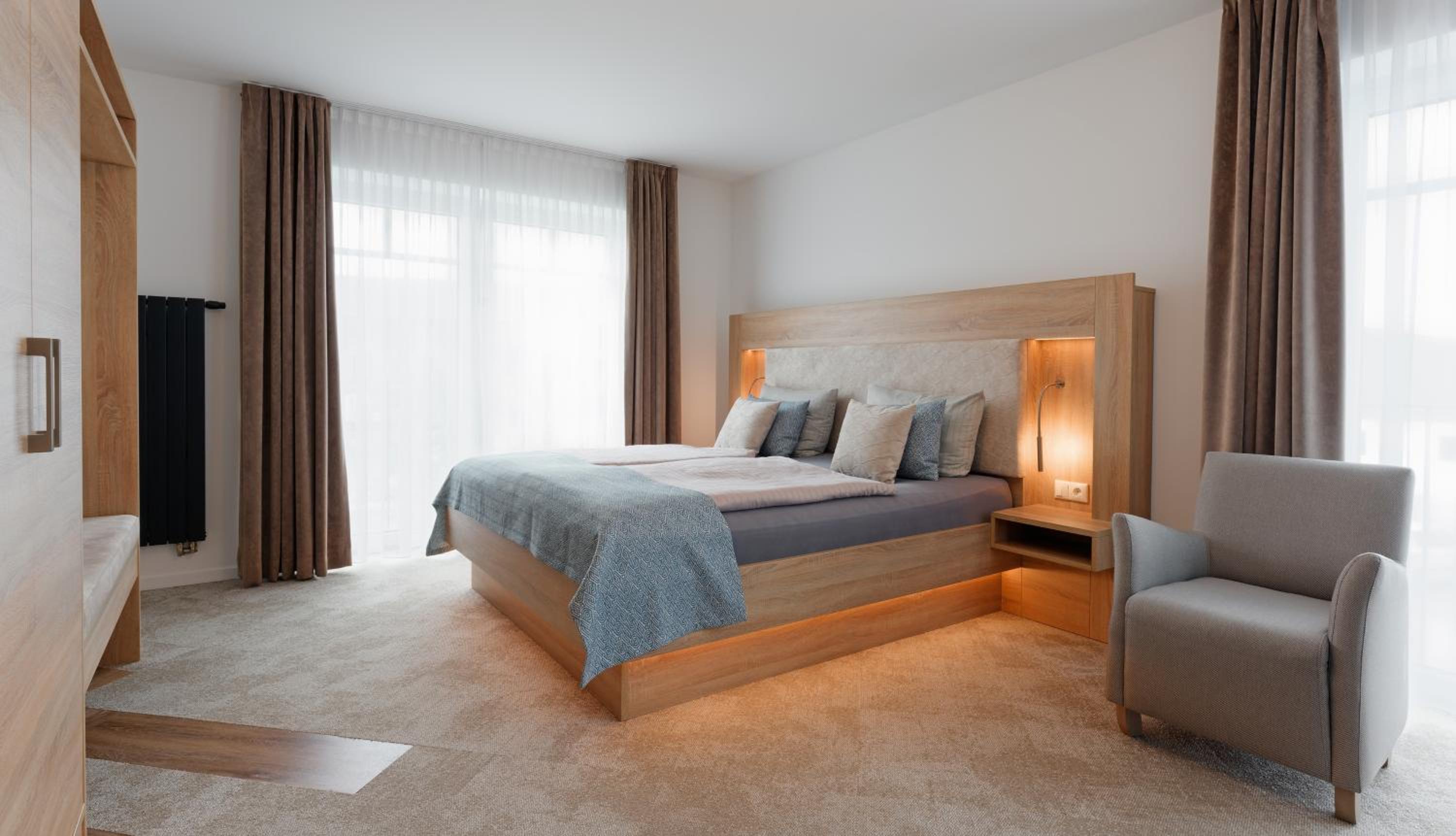 Deluxe Double Room with Extra Bed photo 2