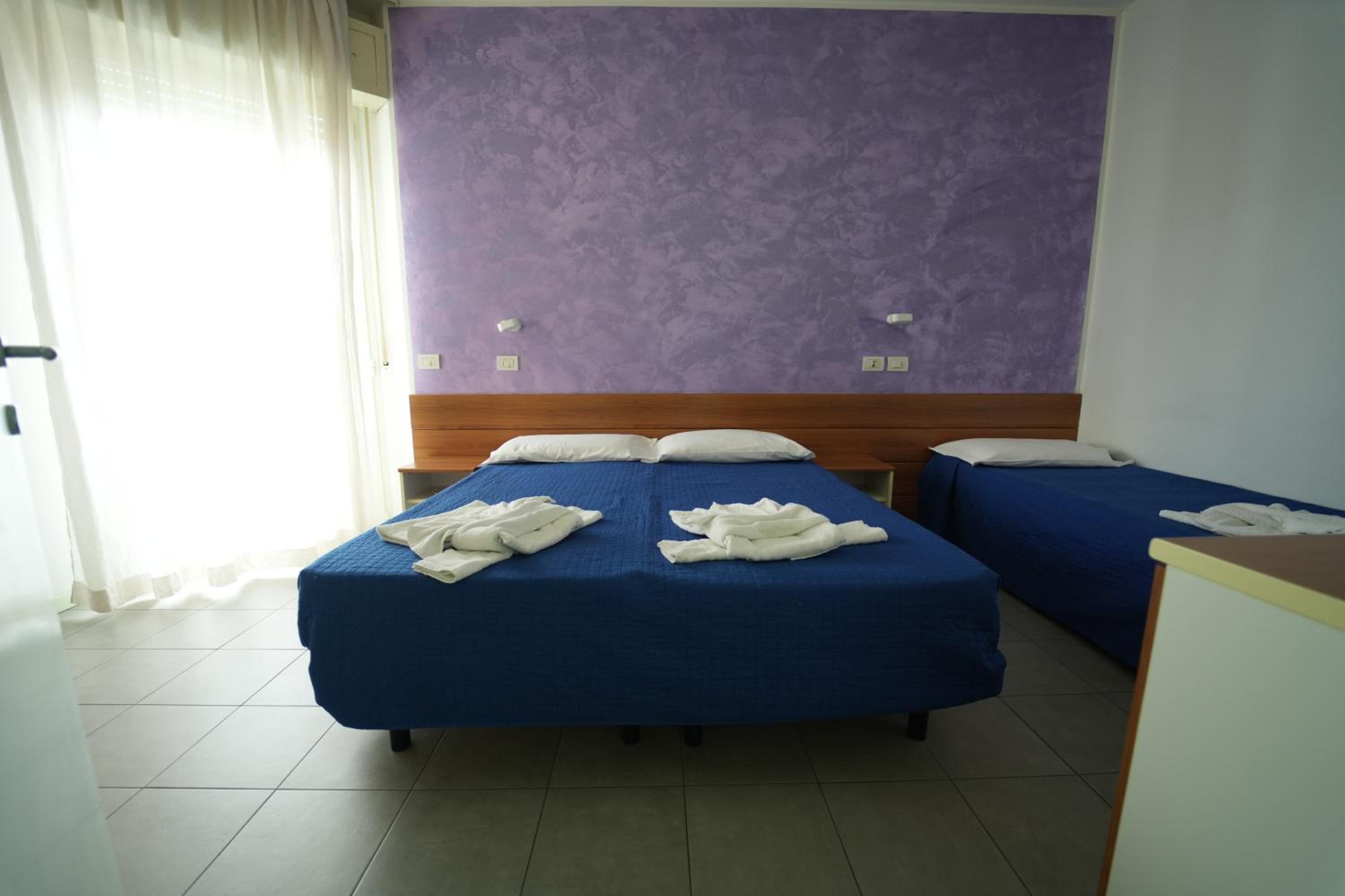 One-Bedroom Apartment with Balcony (5 Adults) - Photo 1
