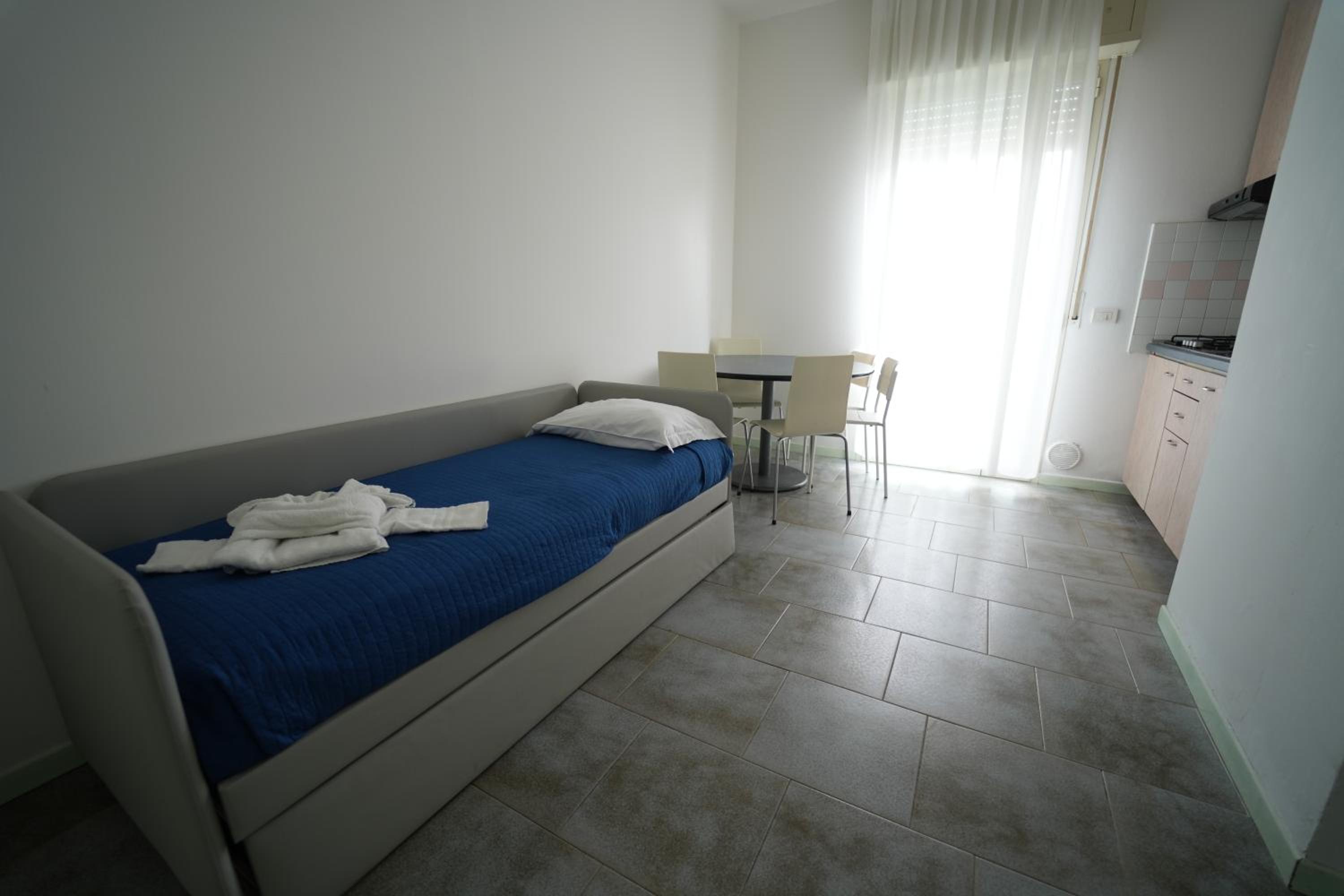 One-Bedroom Apartment with Balcony (5 Adults) - Photo 13