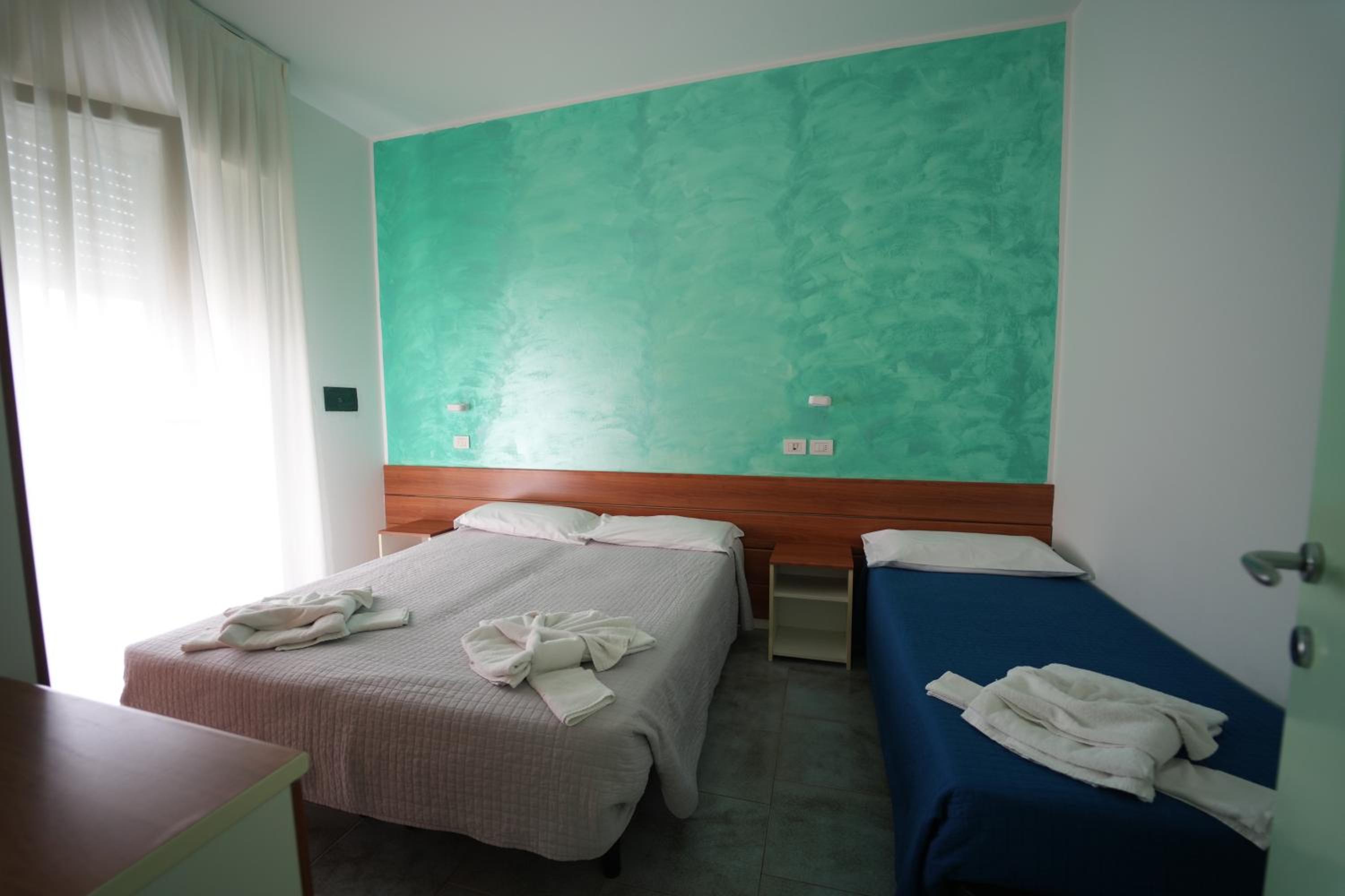 One-Bedroom Apartment with Balcony (5 Adults) - Photo 10