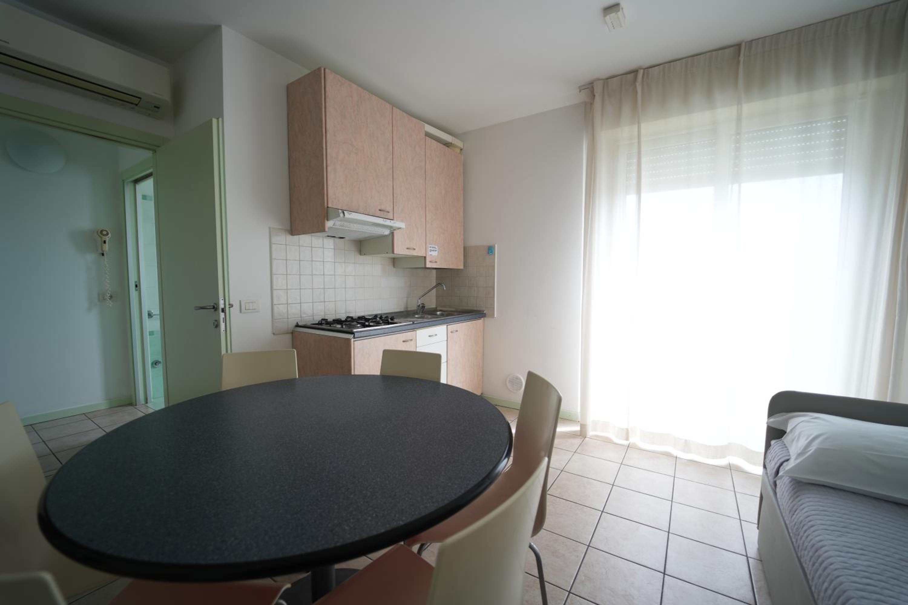 Two-Bedroom Apartment with Balcony - Photo 2