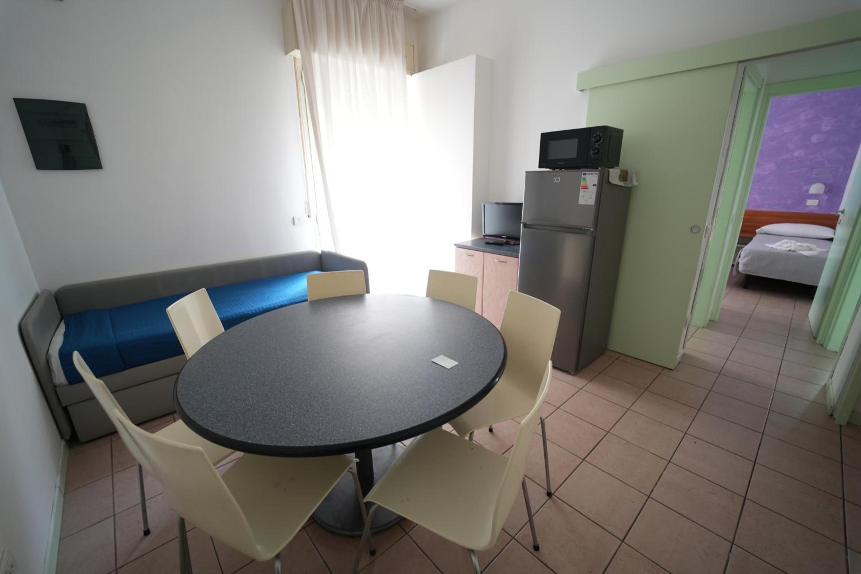 Two-Bedroom Apartment with Balcony - Photo 9