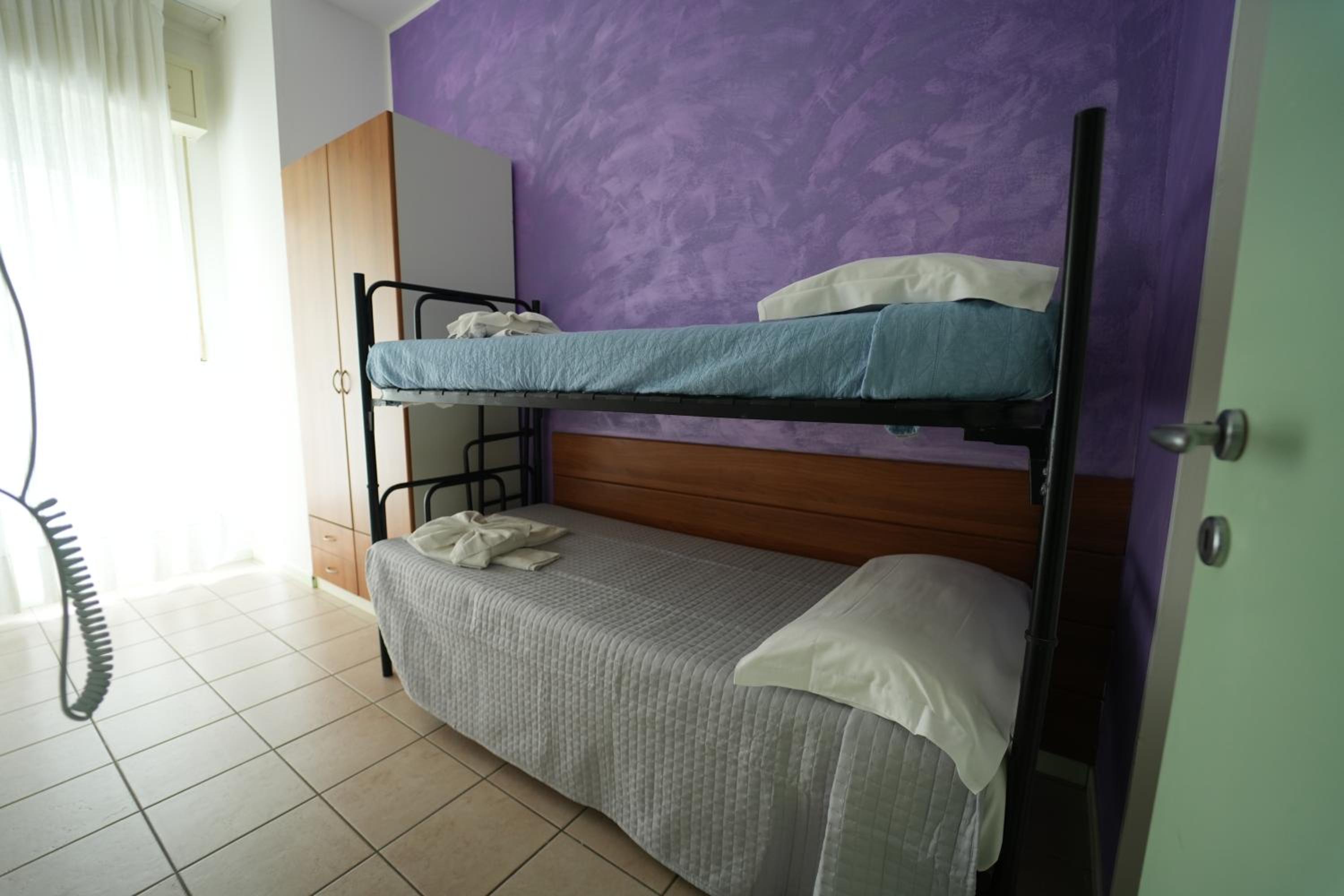 Two-Bedroom Apartment with Balcony - Photo 11