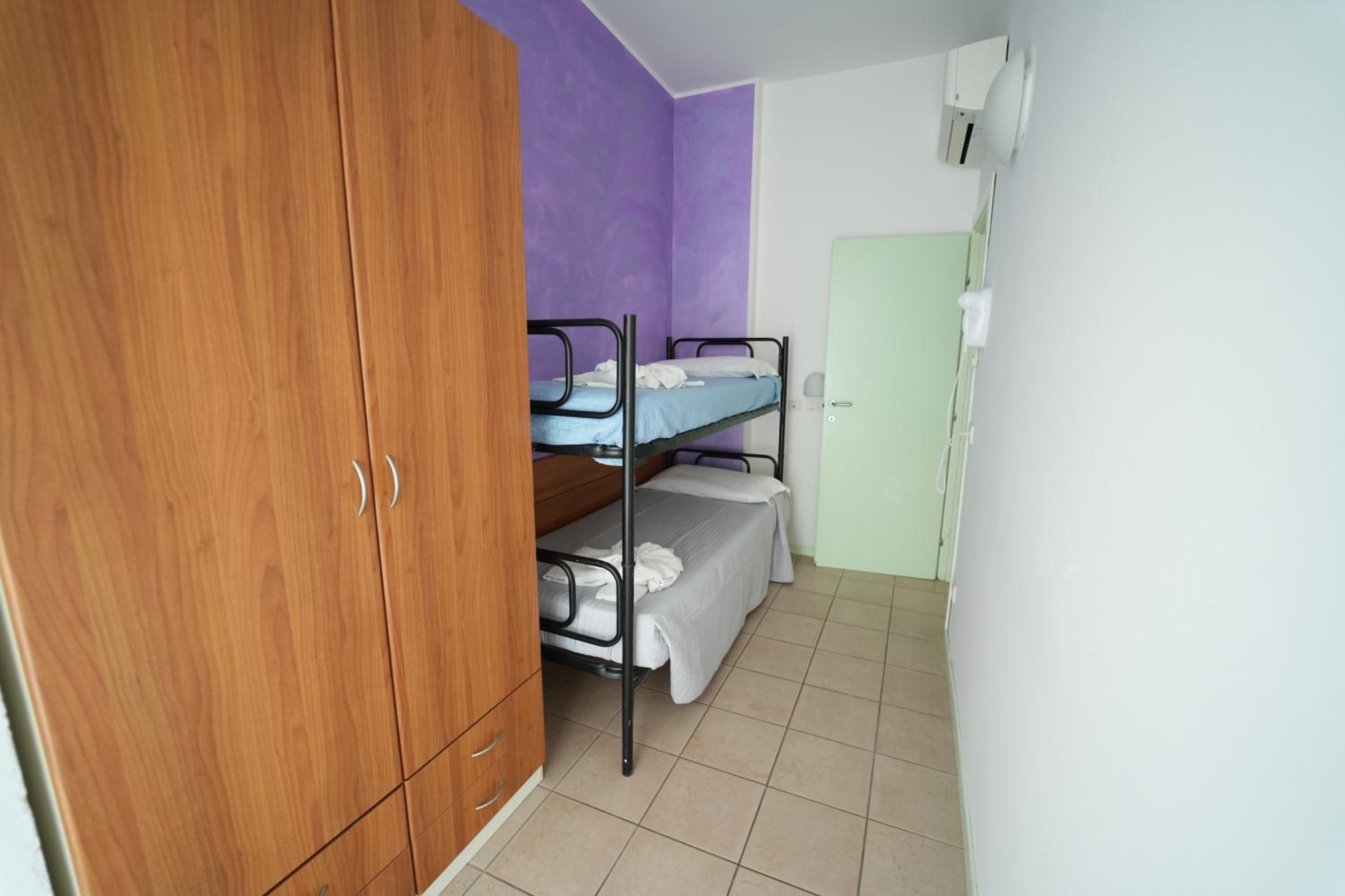 Two-Bedroom Apartment with Balcony - Photo 8