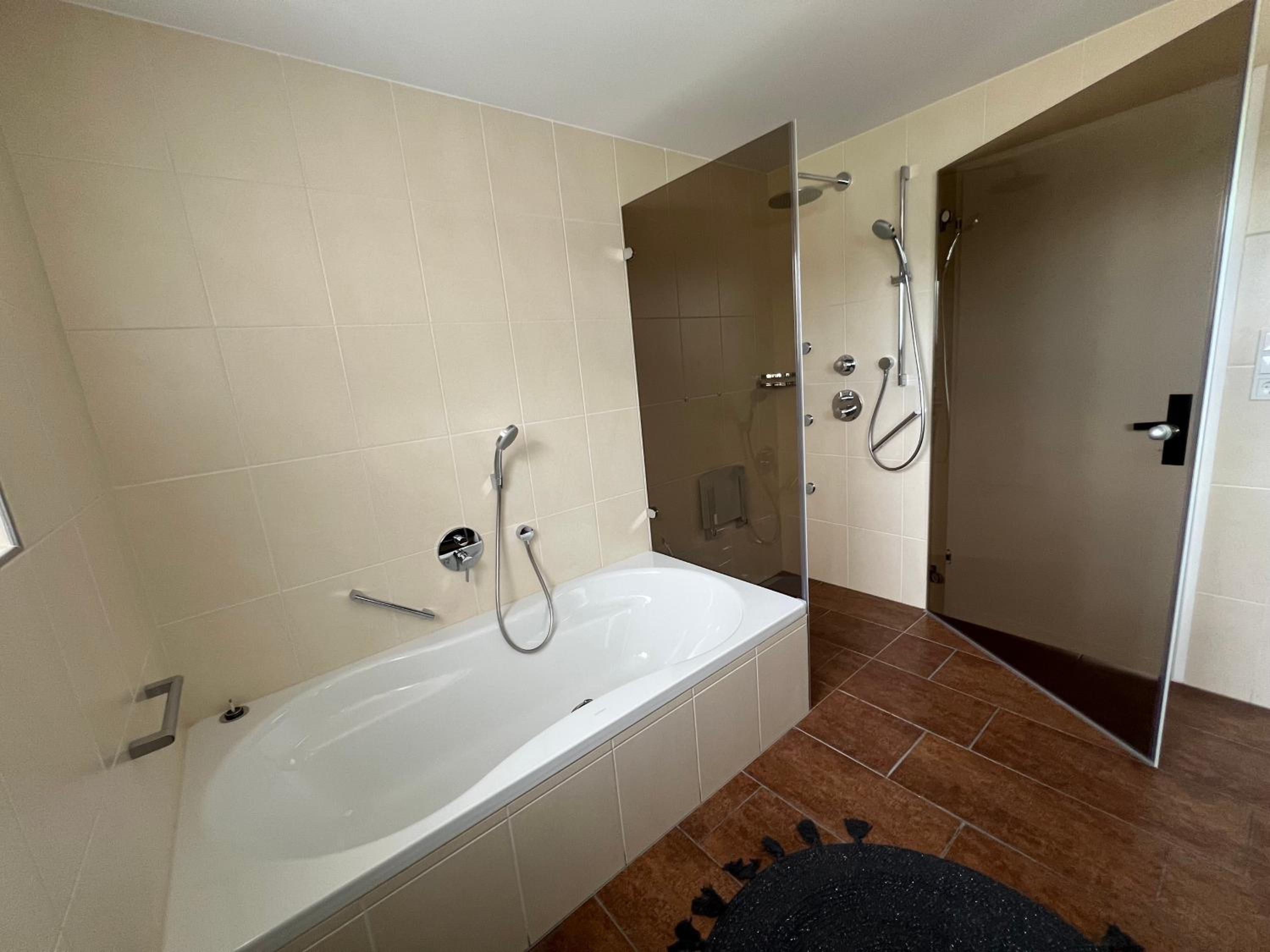 Two-Bedroom Apartment with Balcony and Terrace photo 2
