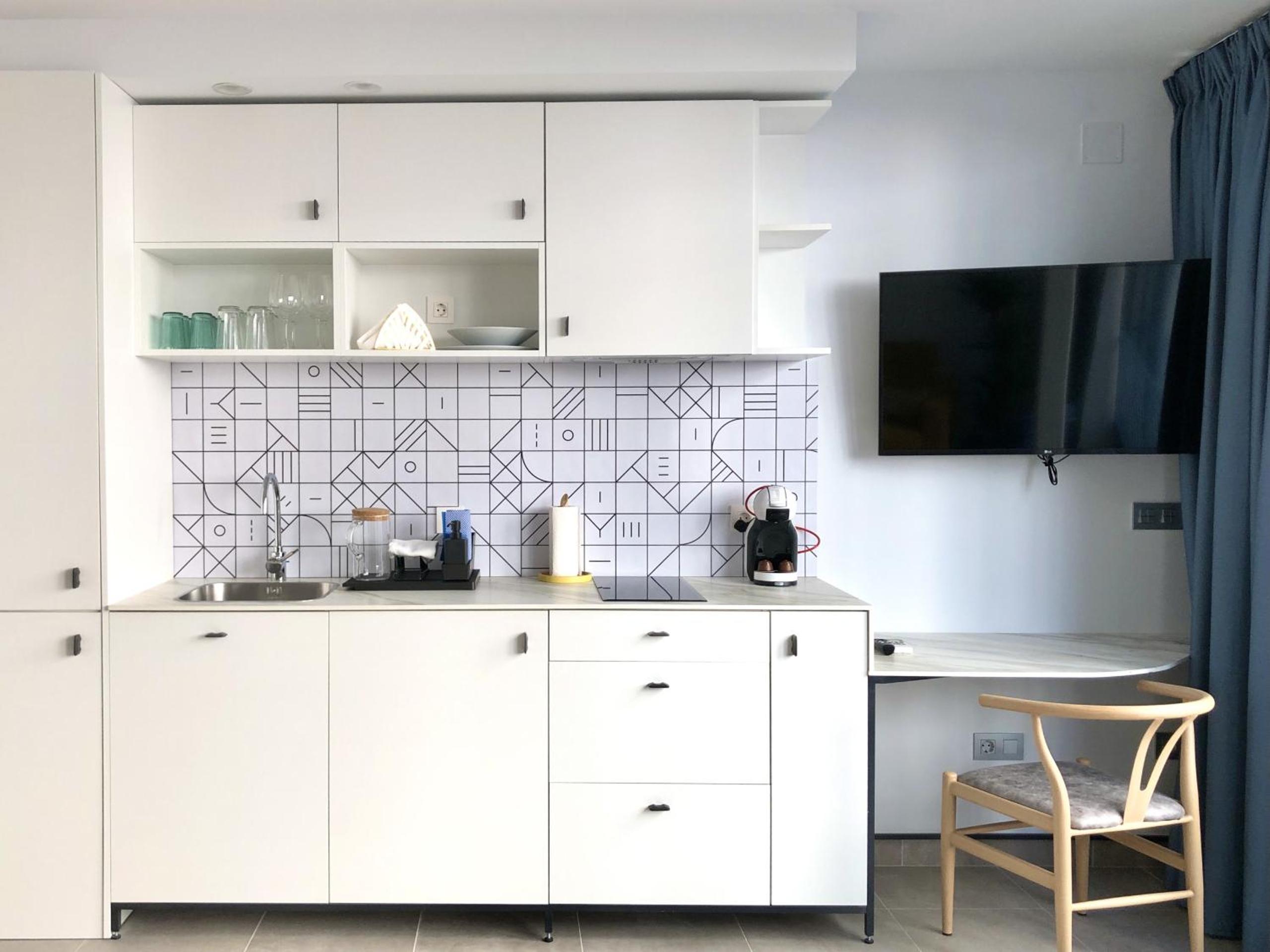 One-Bedroom Apartment - Photo 3