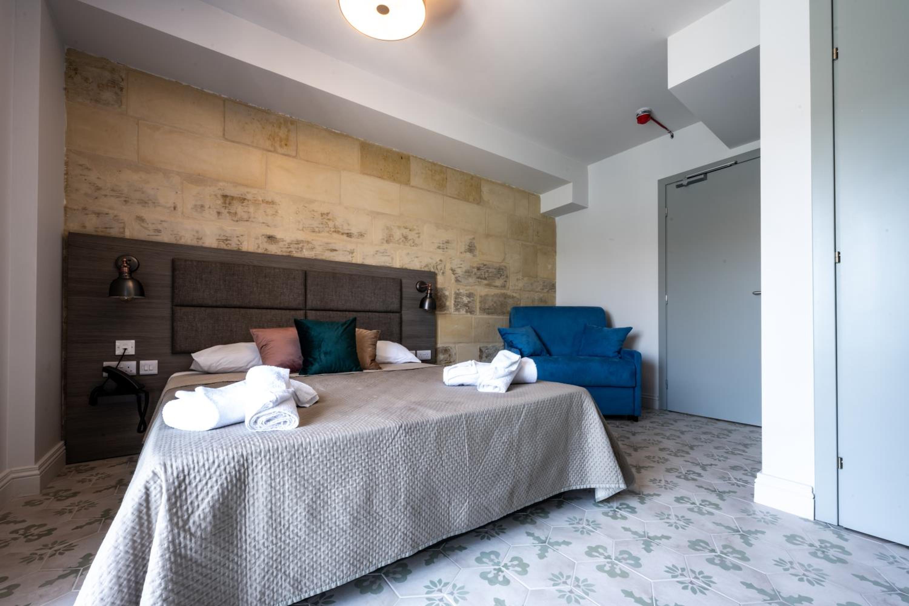 Double Room with Balcony and Sea View