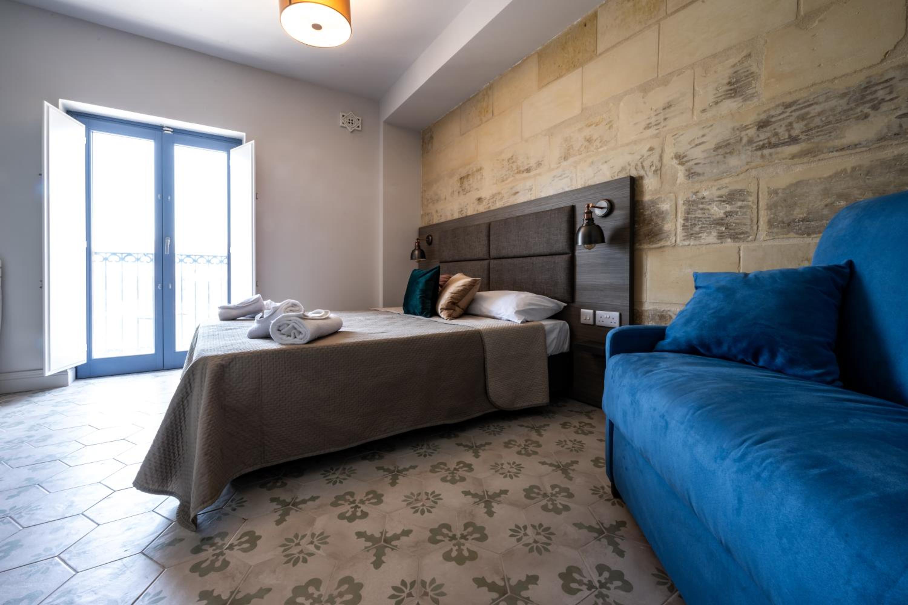 Double Room with Balcony and Sea View photo 2