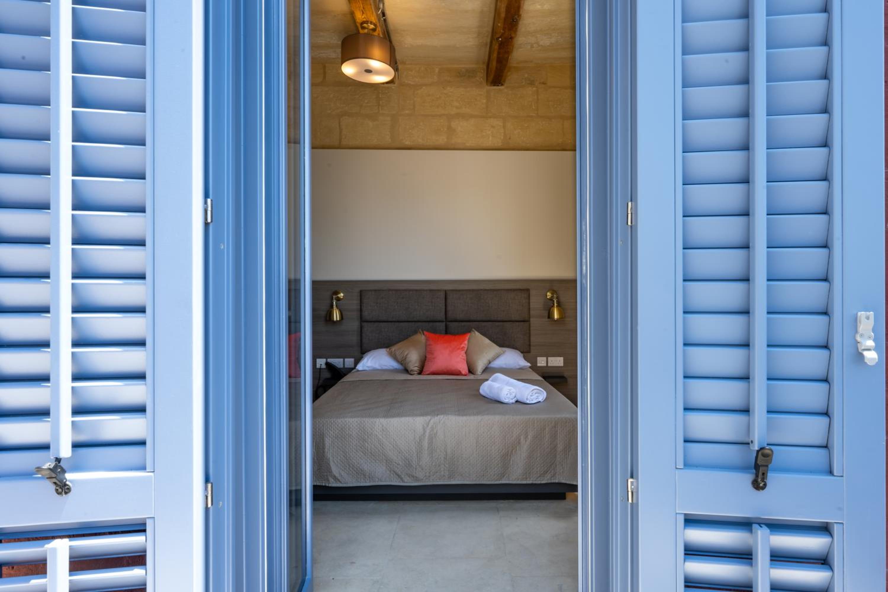 Double Room with Balcony and Sea View