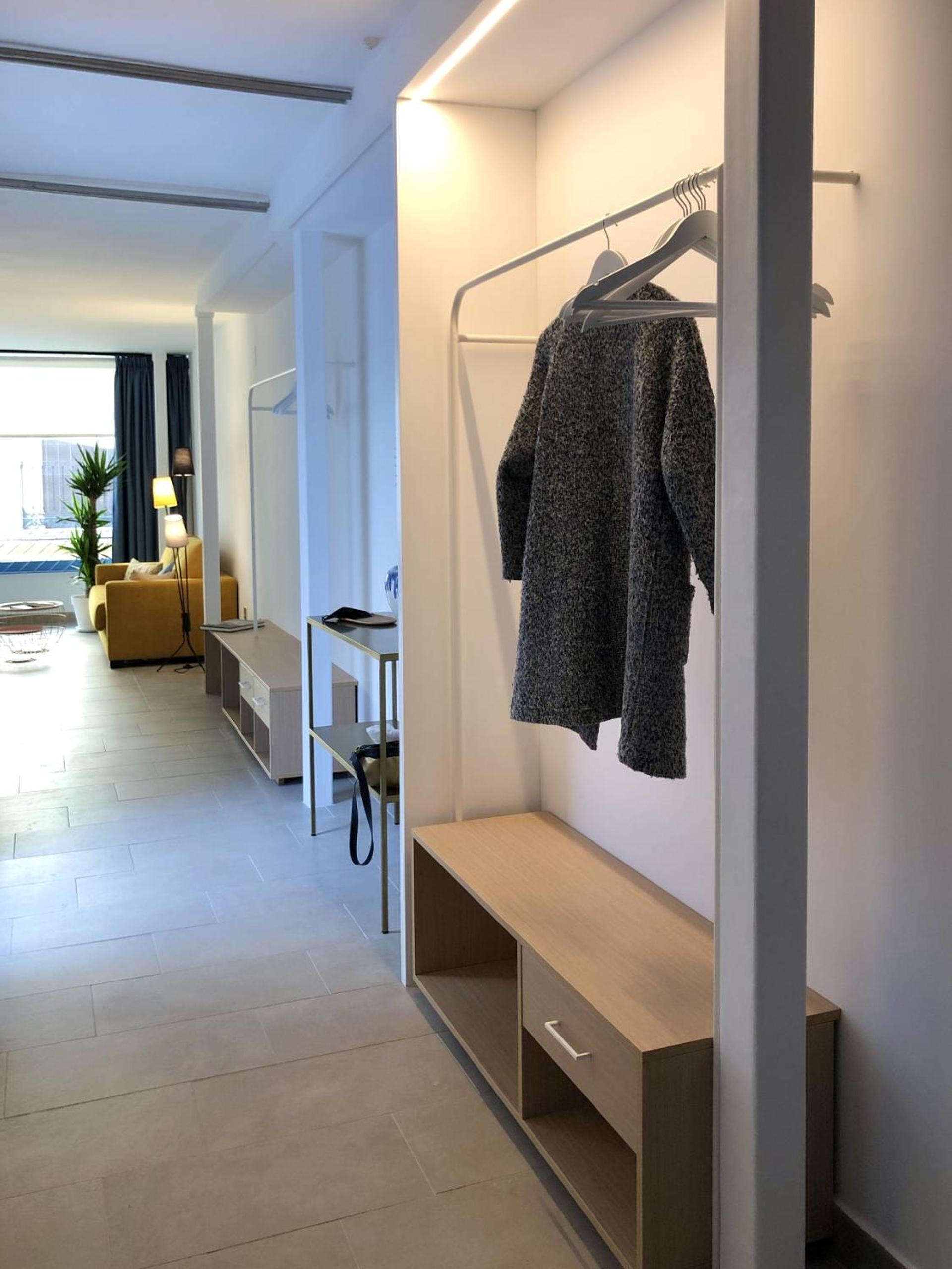 One-Bedroom Apartment - Photo 7