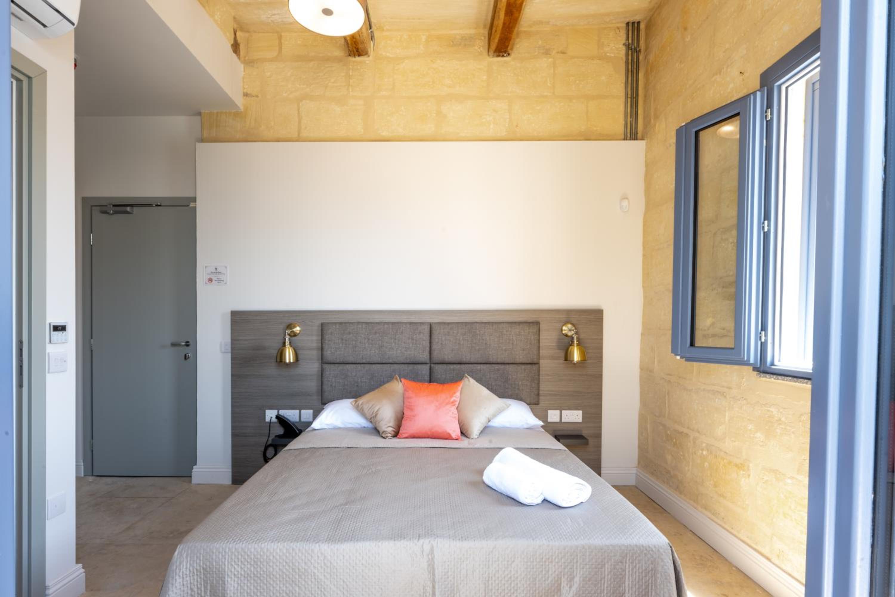 Double Room with Balcony and Sea View photo 3