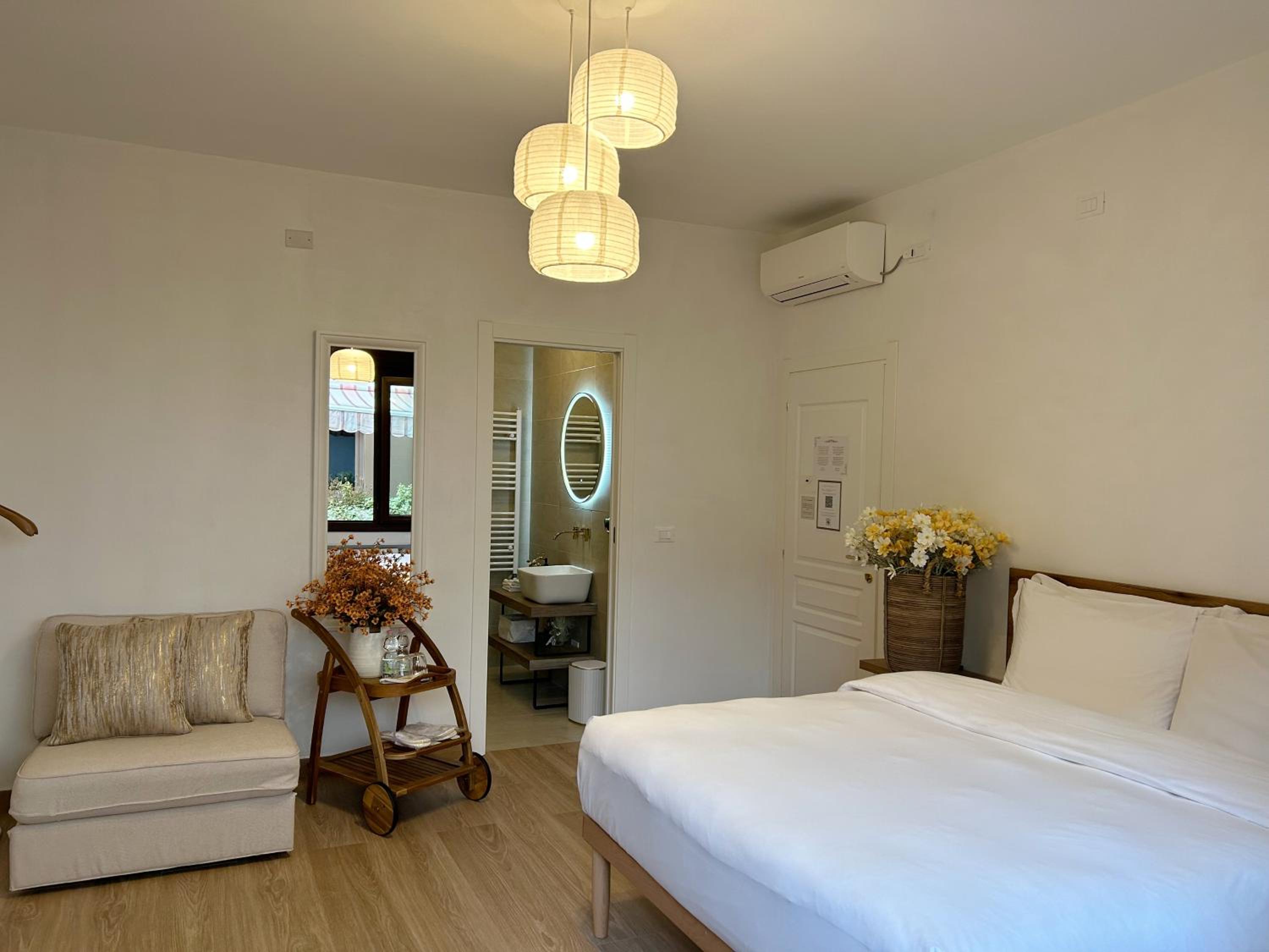Triple Room with Private Bathroom photo 2