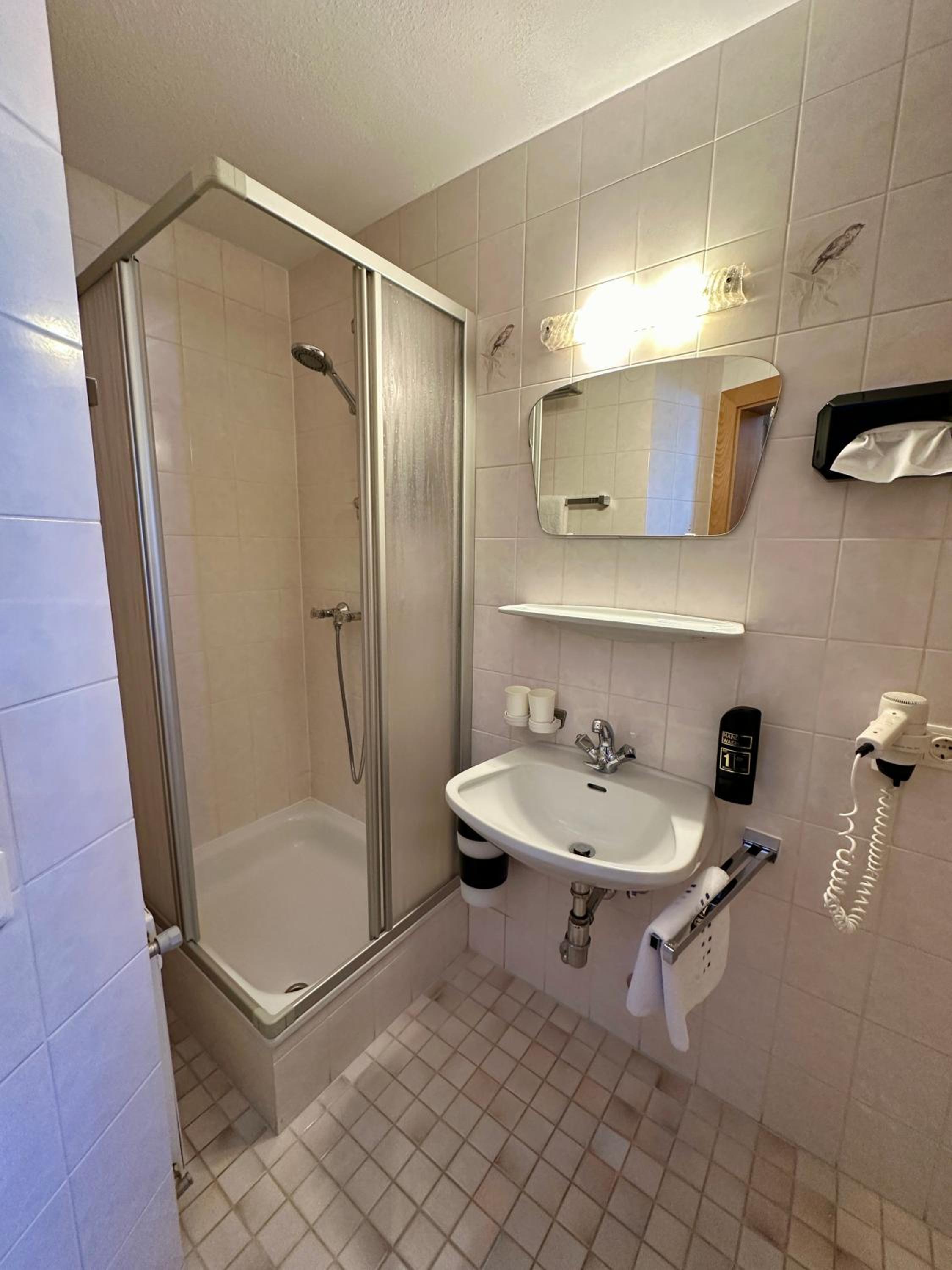 Single Room photo 2