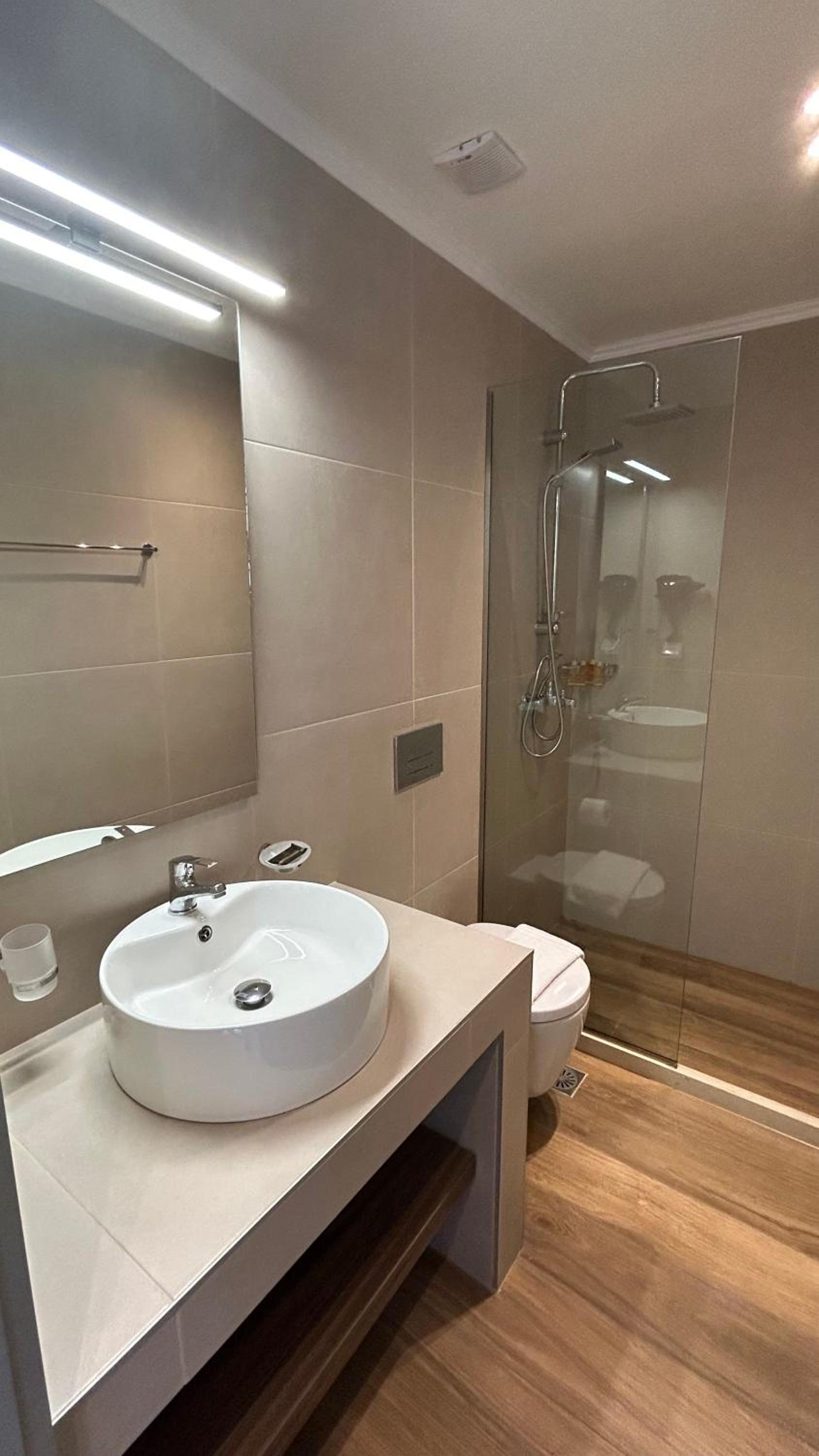 Standard Double Room - Photo 4