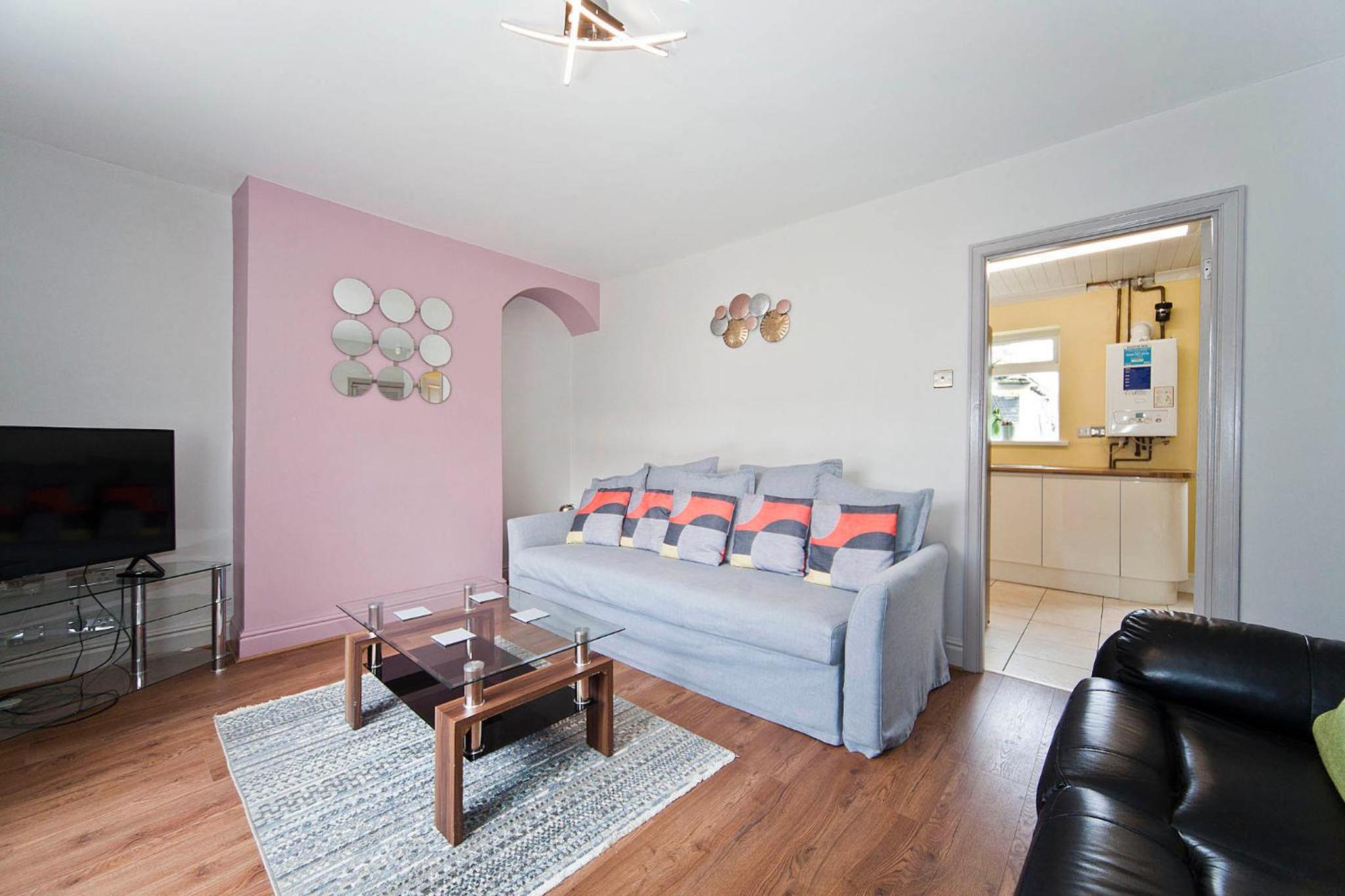 Three-Bedroom House photo 3