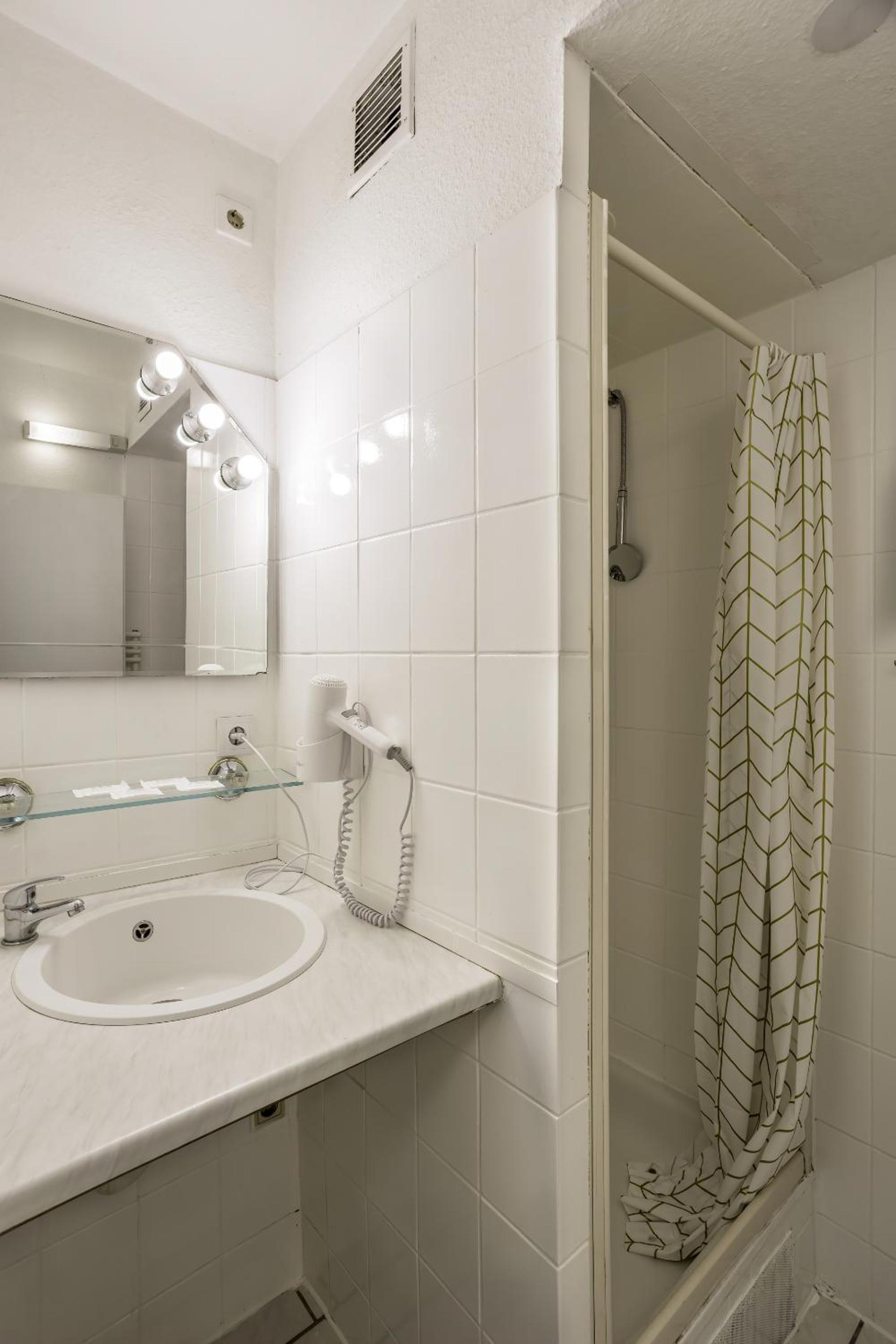 Two-Bedroom Family Apartment photo 3