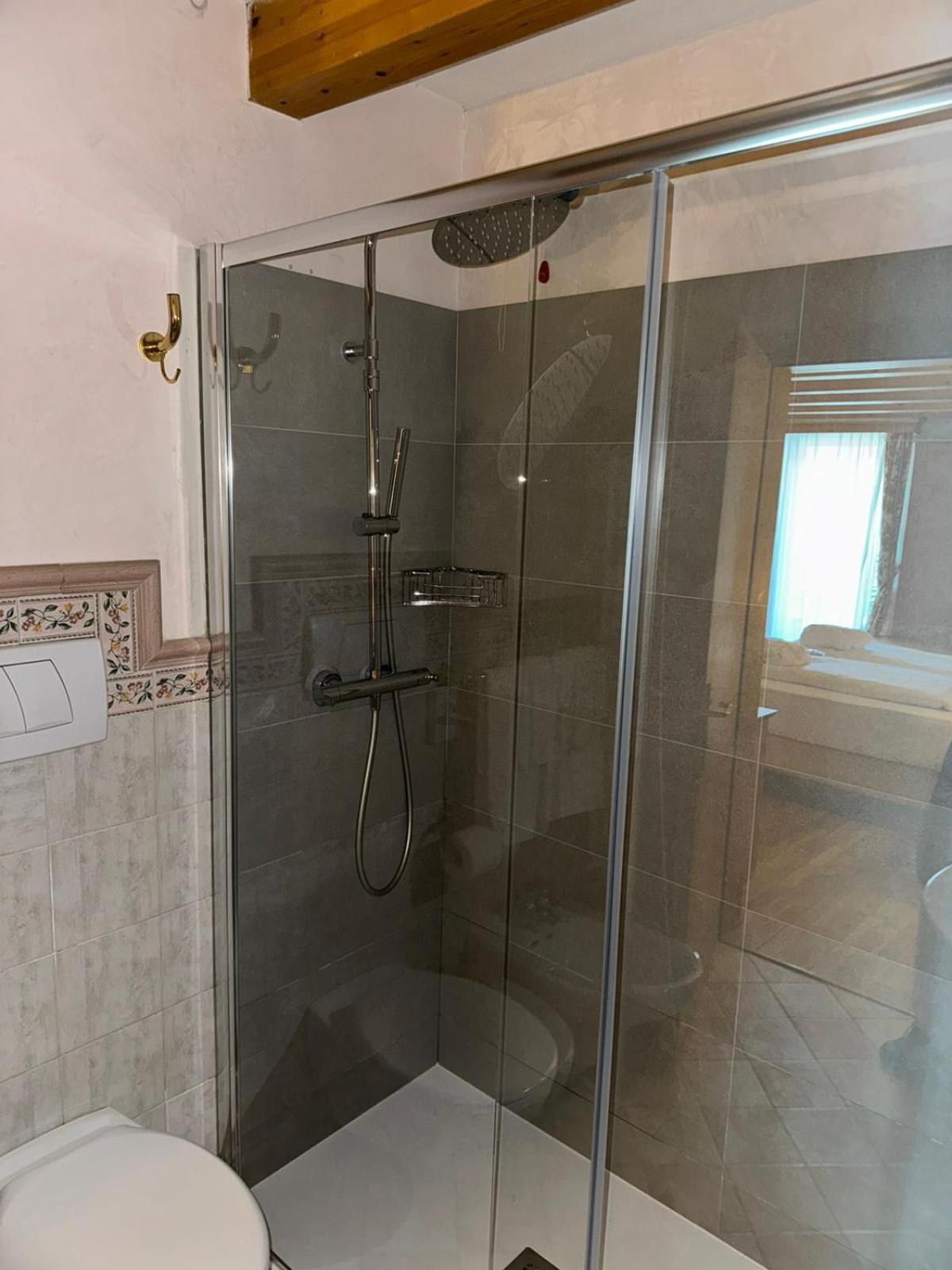 Suite - Photo 6