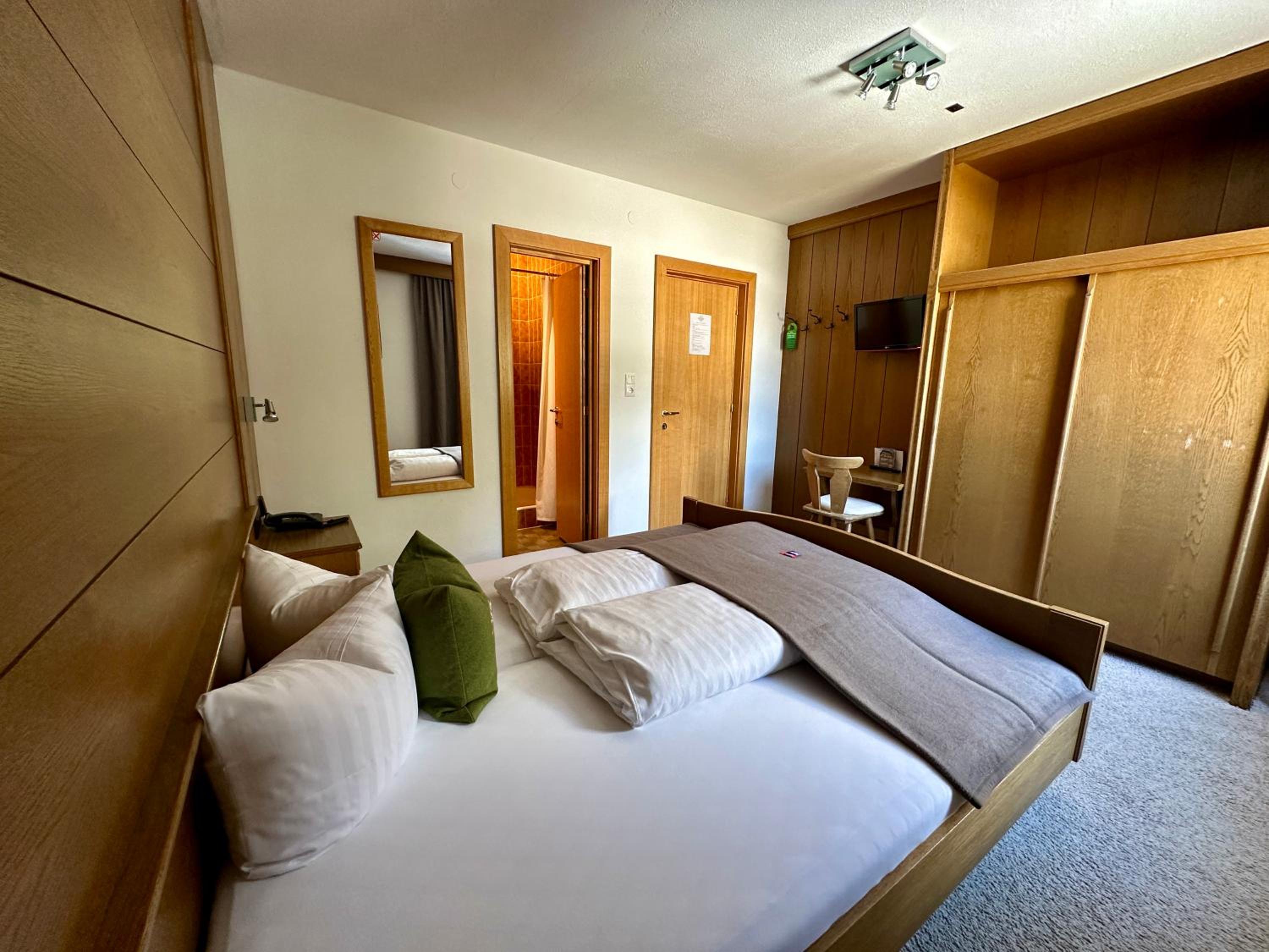 Small Double Room photo 2