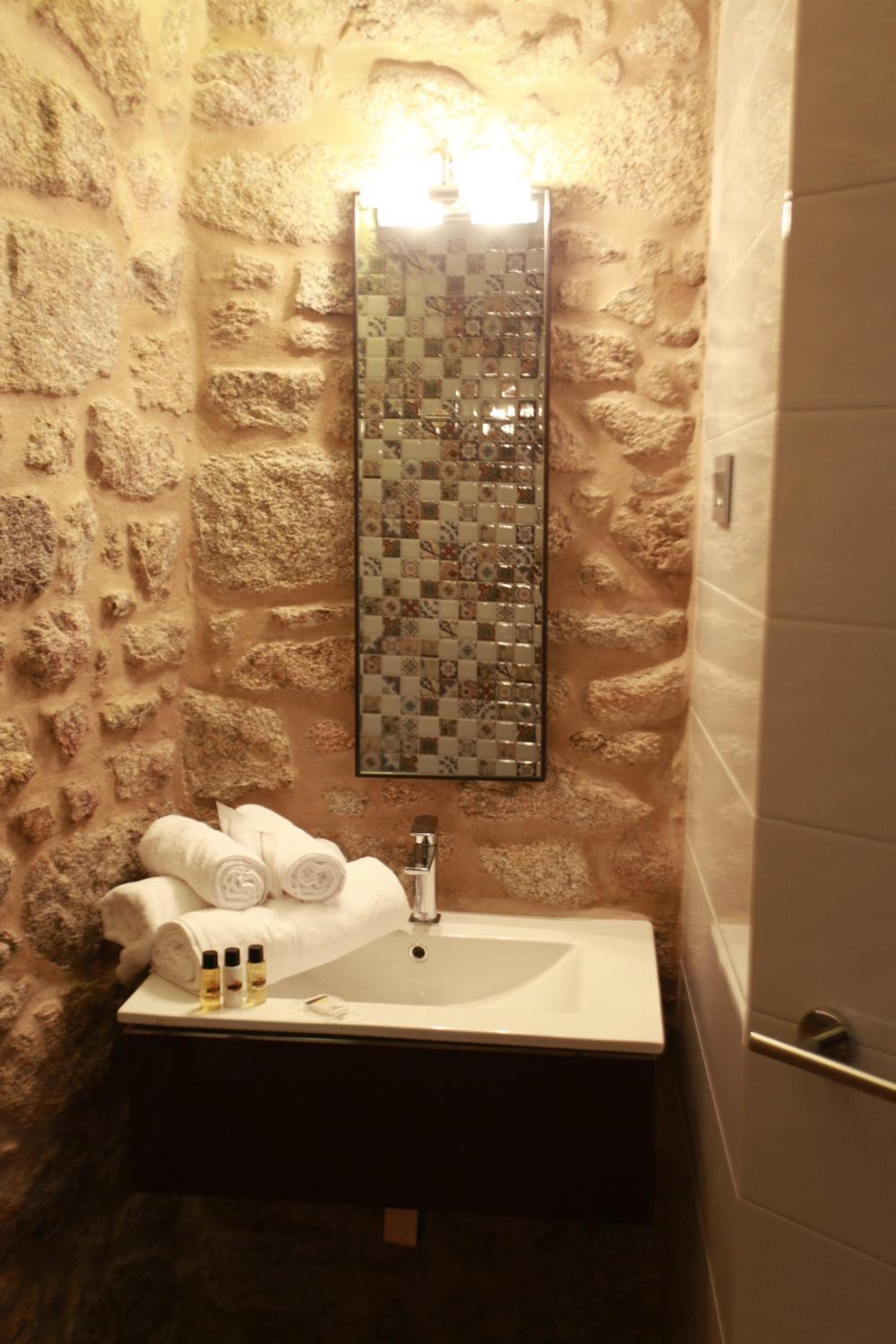 Apartment - Ground Floor - Photo 2