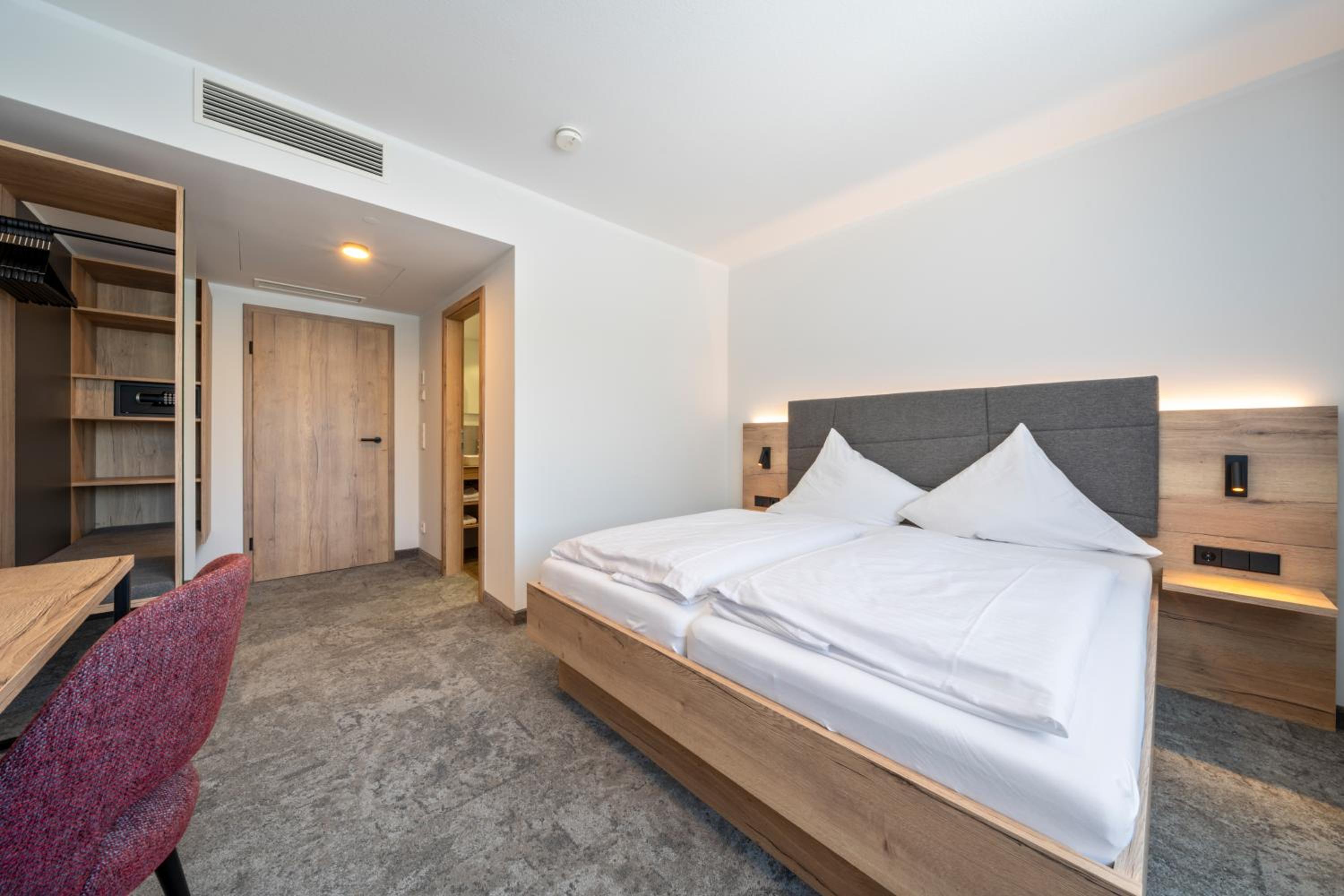 Double Room - Photo 5