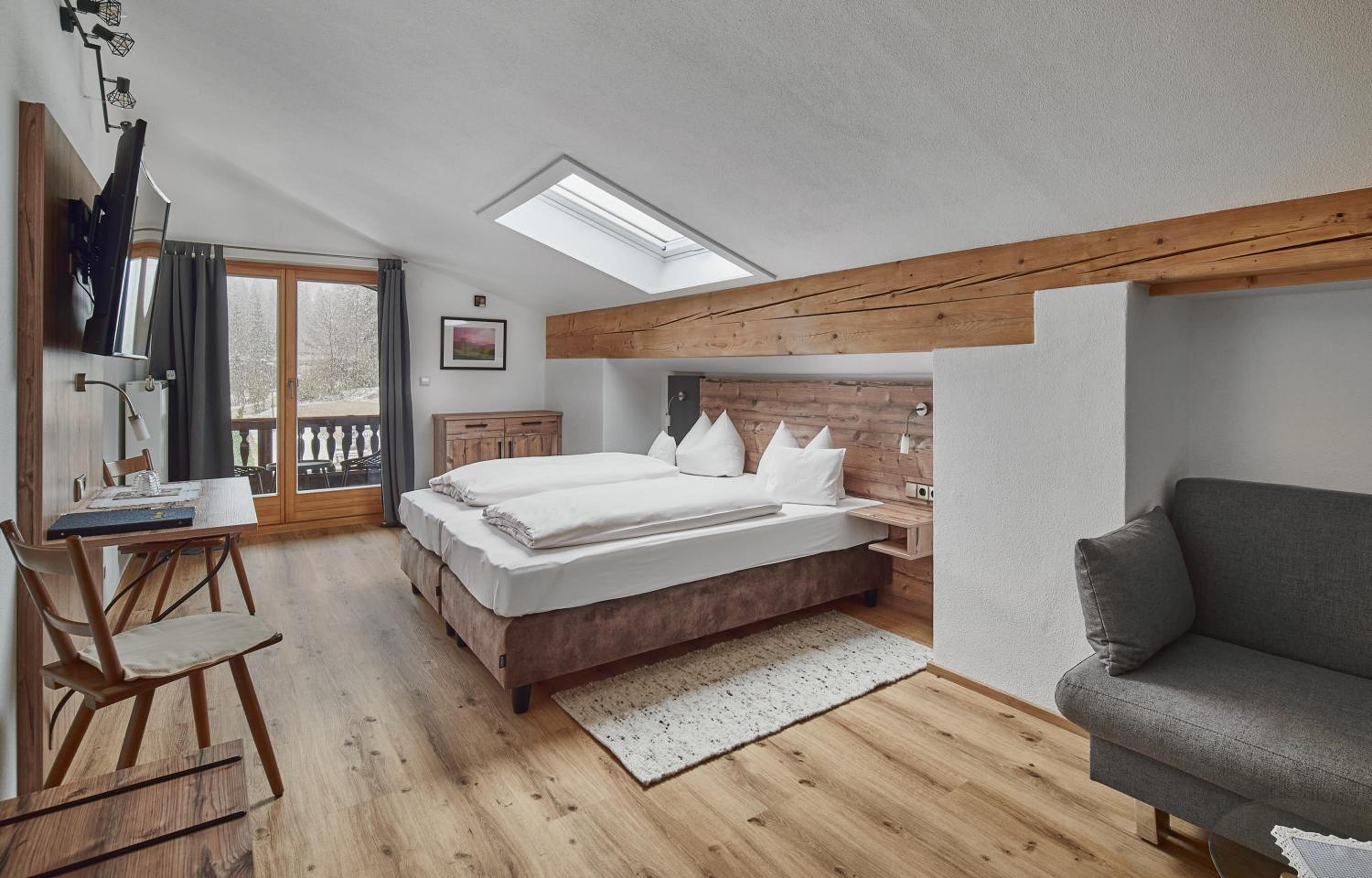Double Room with Balcony - Photo 1