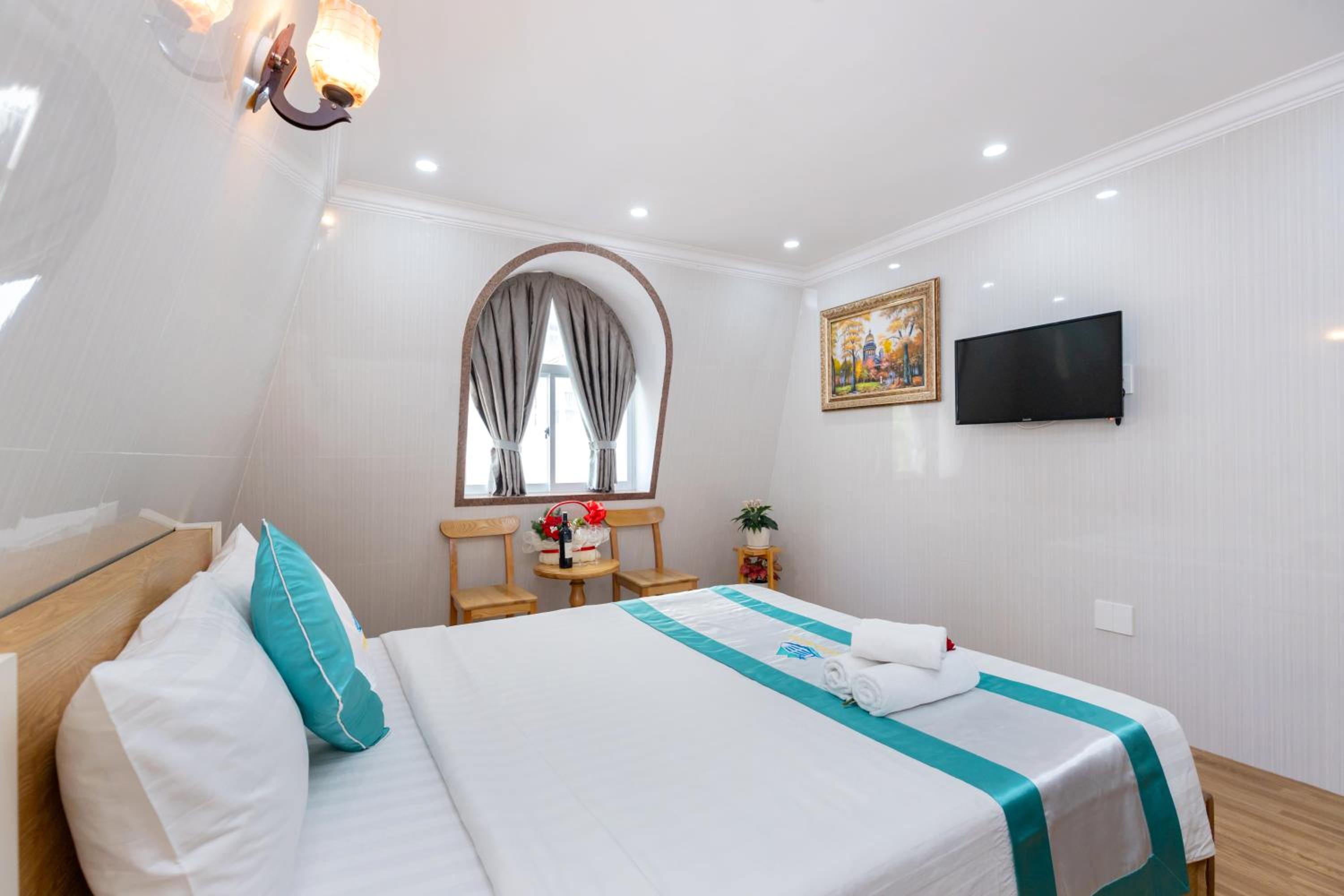 Large Double Room - Photo 9
