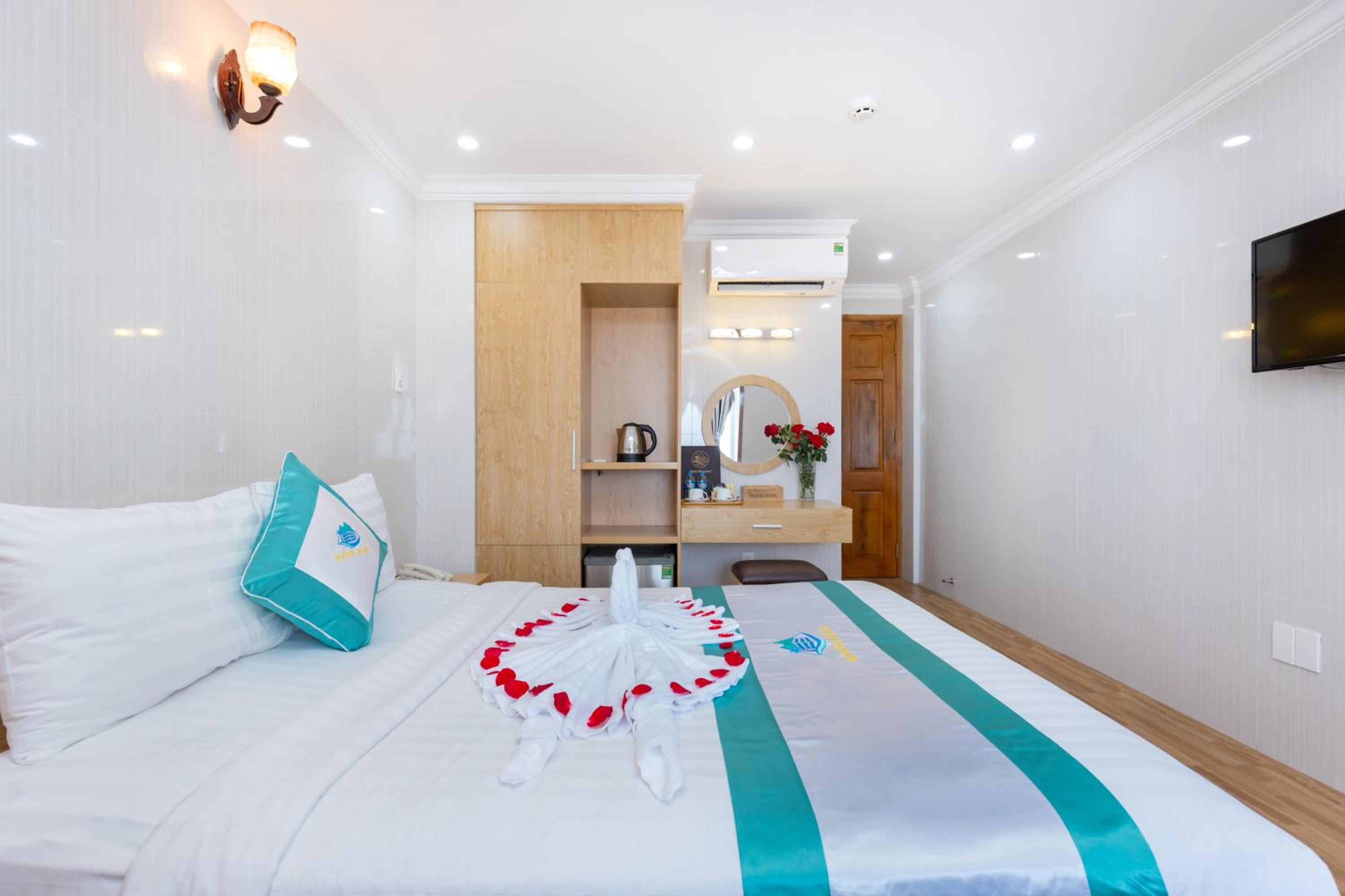Large Double Room - Photo 10