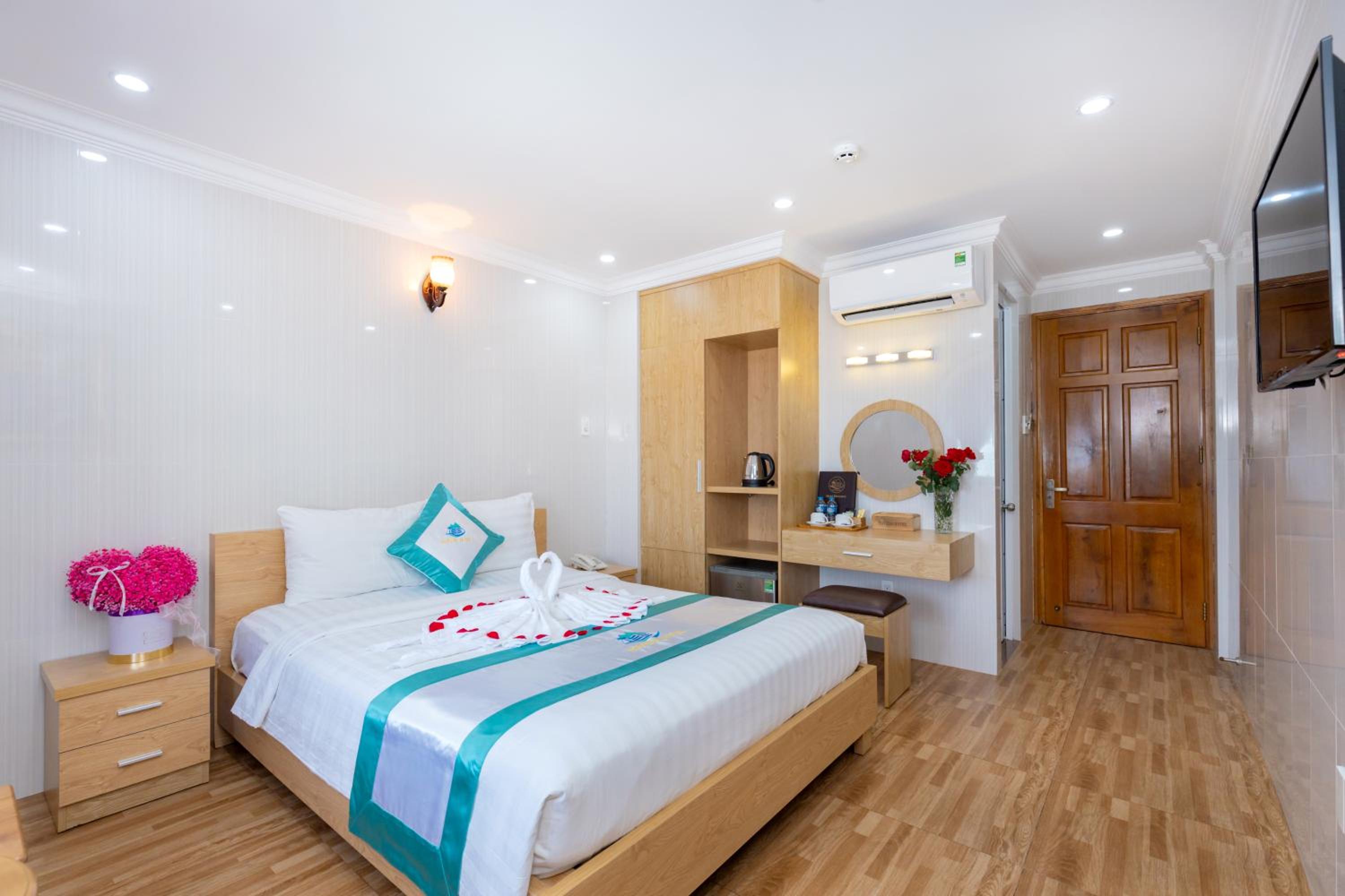 Large Double Room - Photo 7
