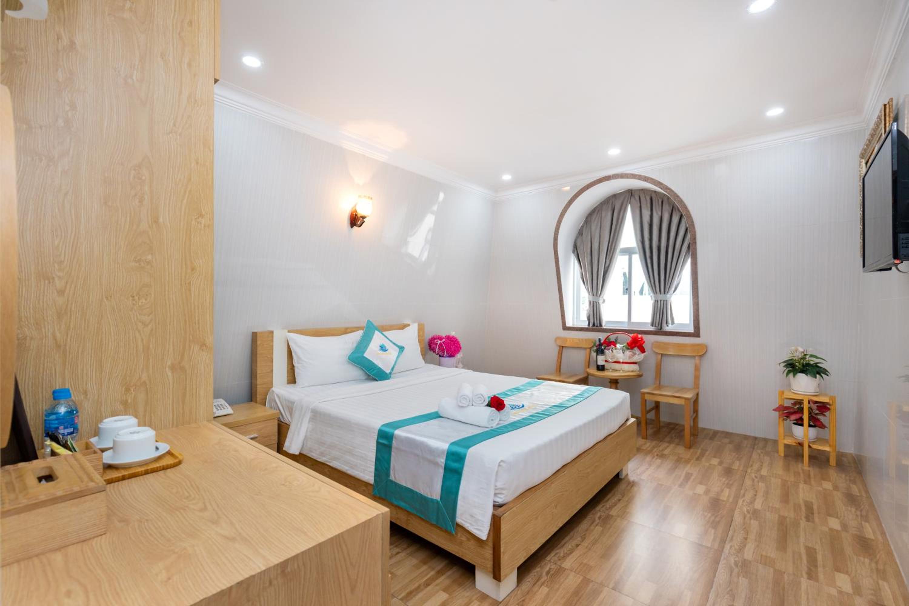 Large Double Room - Photo 2
