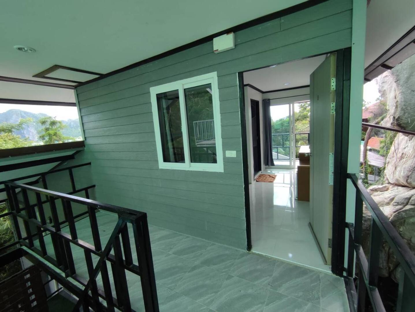 Queen Room With Balcony photo 2