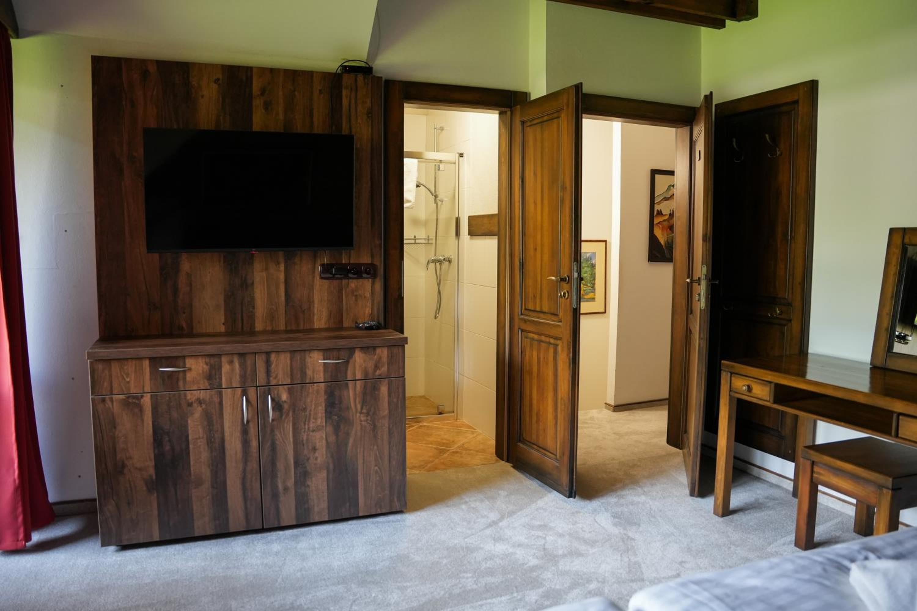 Apartment with Mountain View - Photo 19
