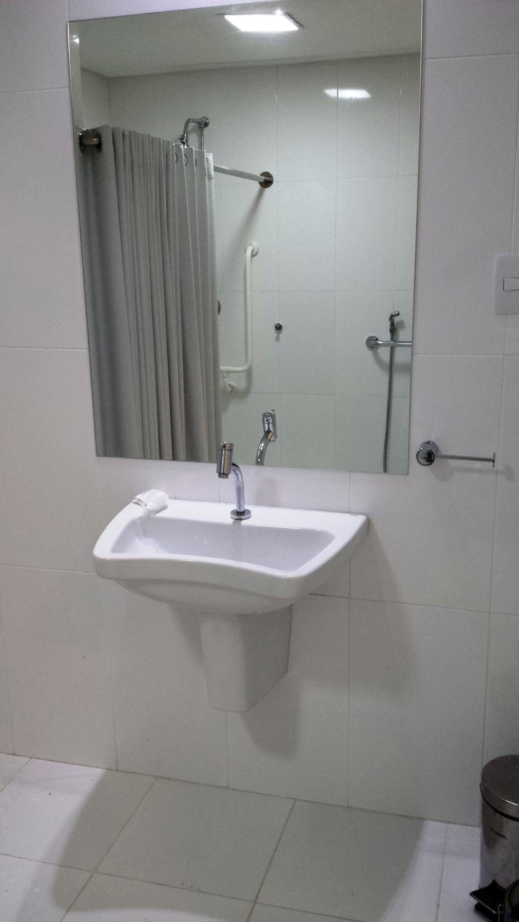 Standard Plus Double Room - Disability Access  photo 3