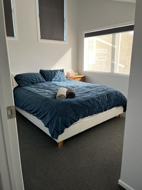 Five-Bedroom House photo 1
