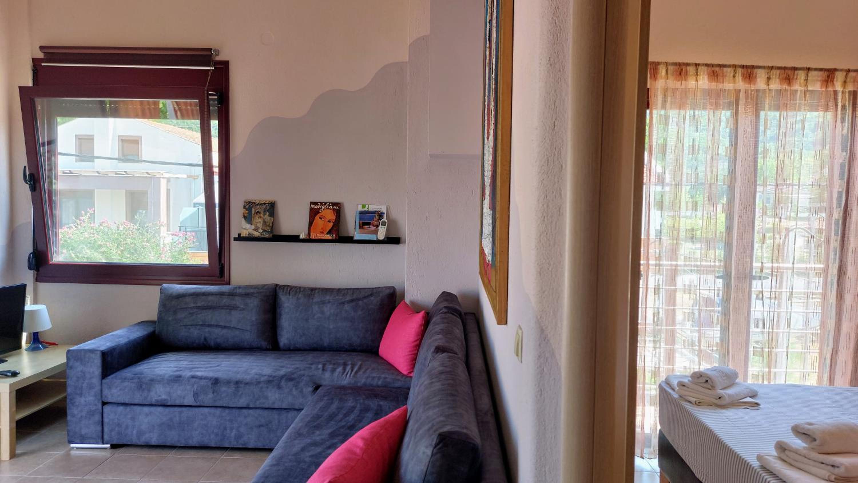 One-Bedroom Apartment - Photo 26